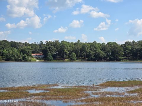 A home in Defuniak Springs