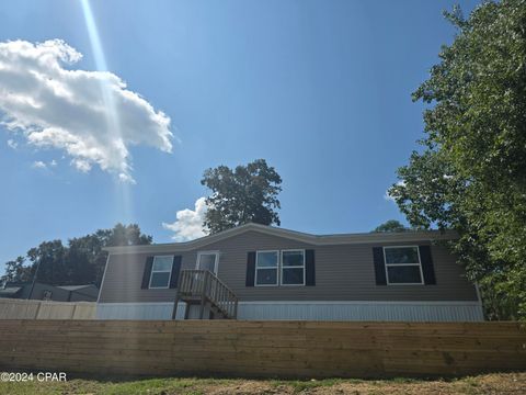 A home in Defuniak Springs