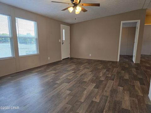 A home in Defuniak Springs