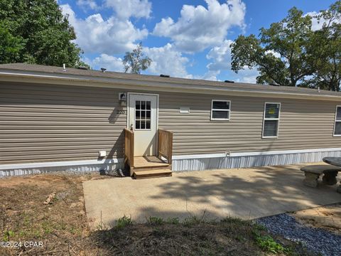 A home in Defuniak Springs