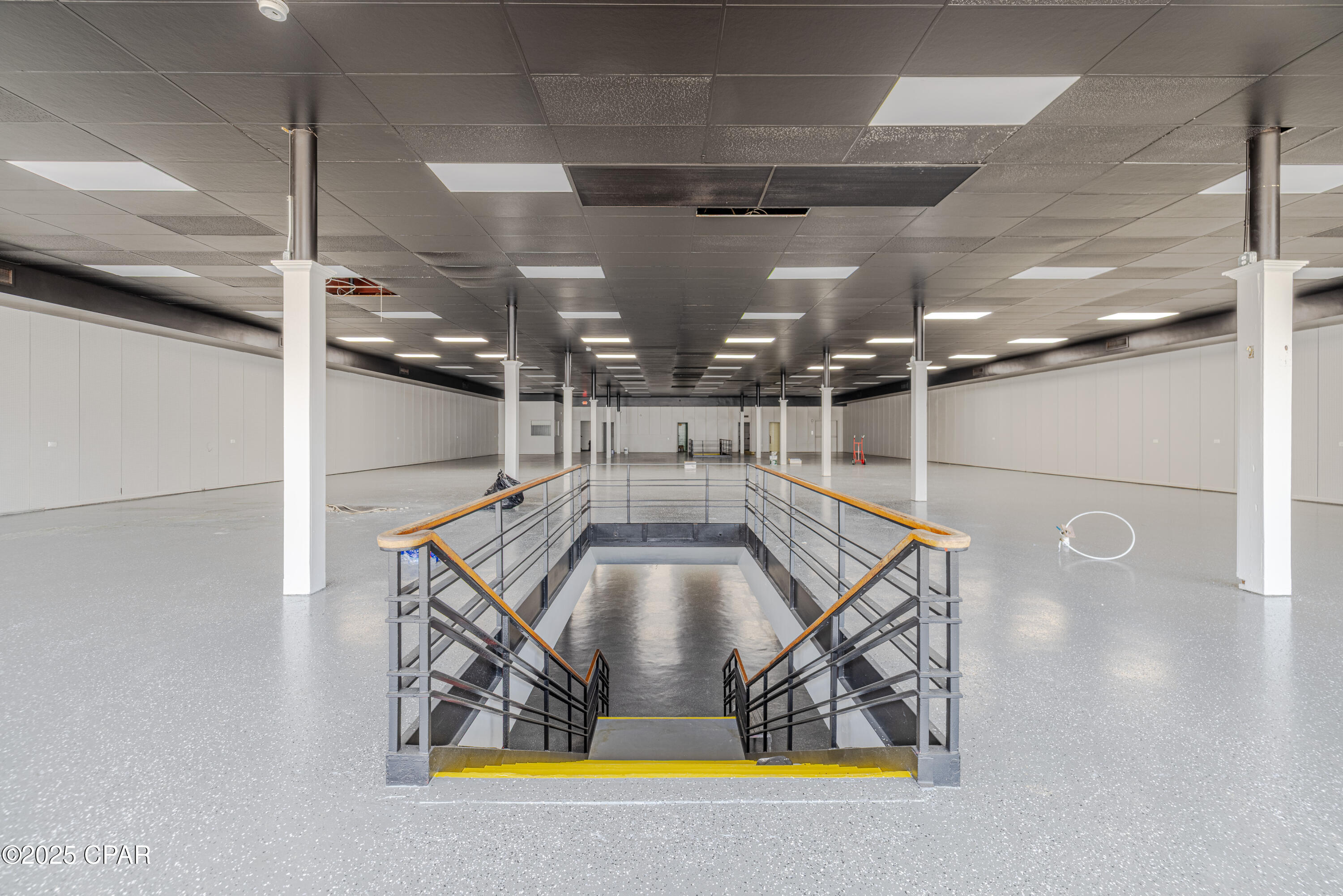 [No Recorded Subdiv] - Commercial Sale