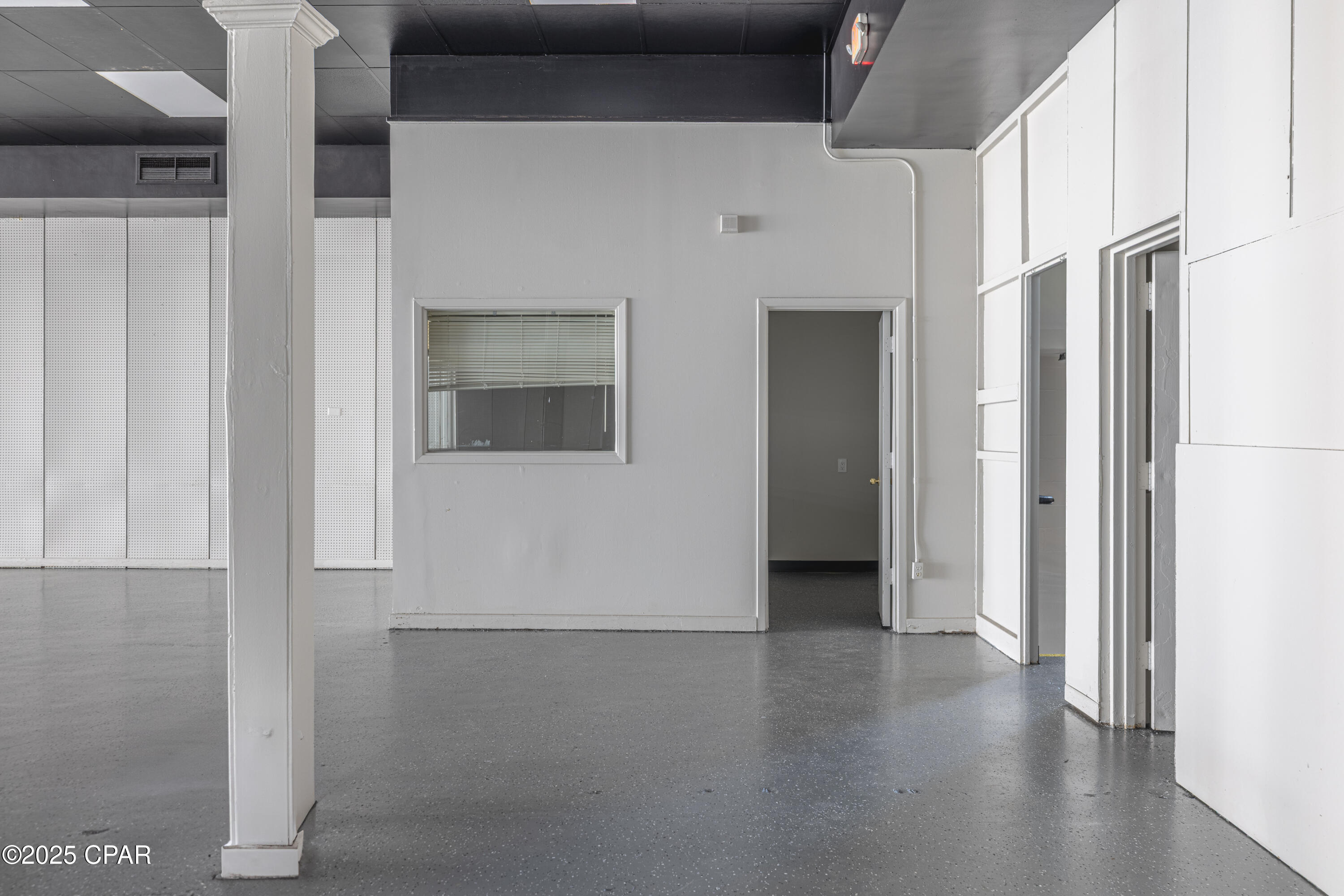 [No Recorded Subdiv] - Commercial Sale