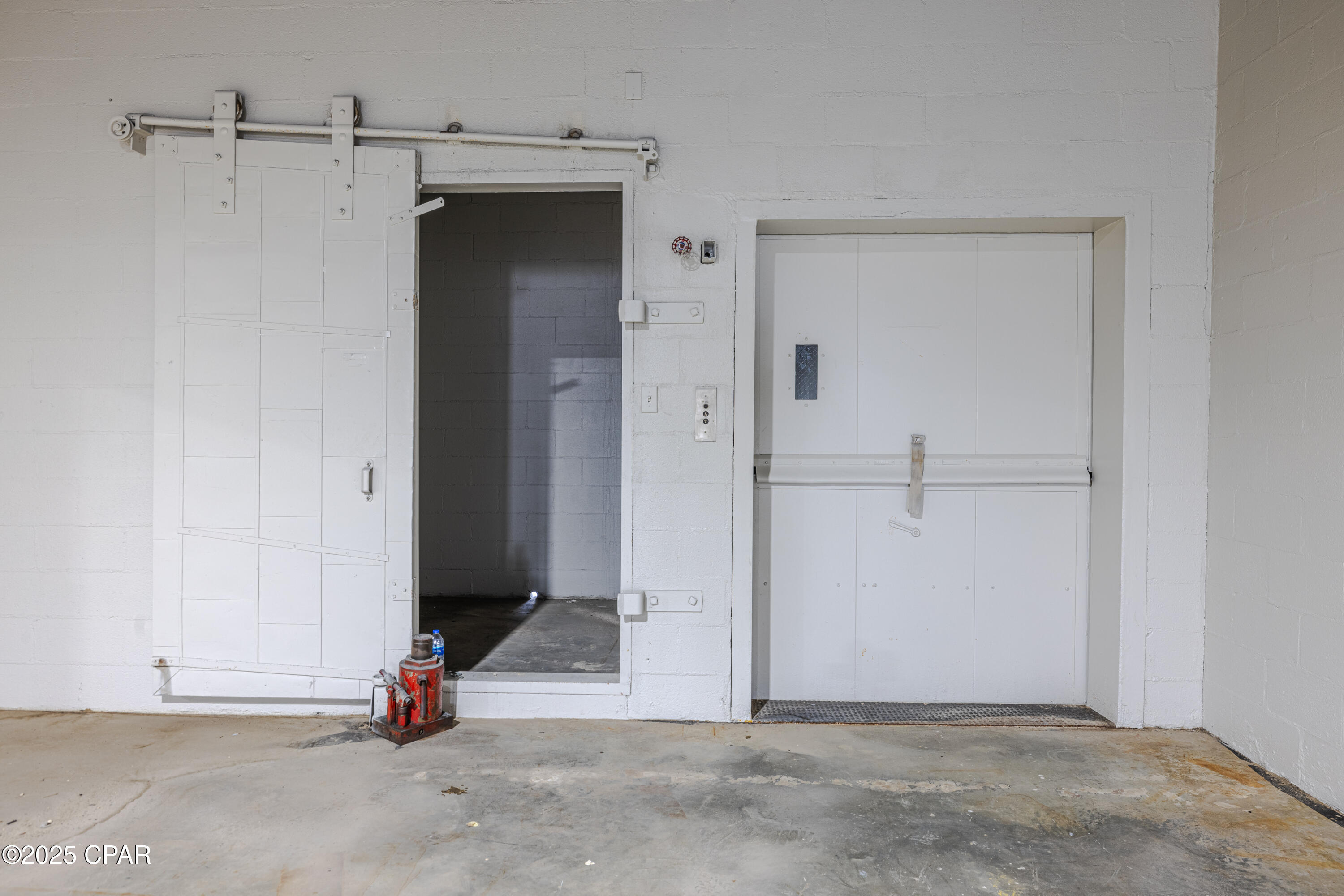 [No Recorded Subdiv] - Commercial Sale