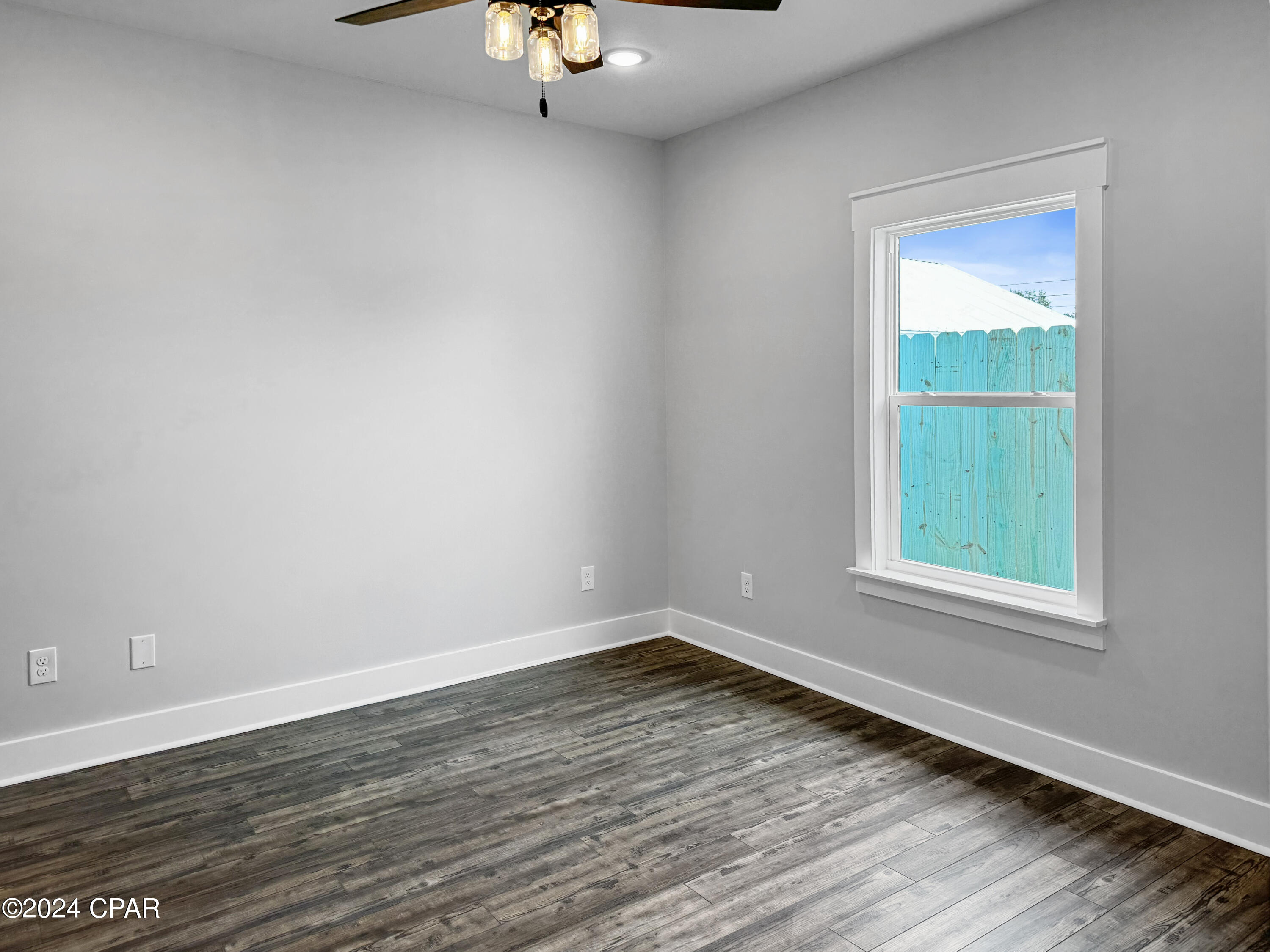 Laguna Beach Estates 6th Add - Residential