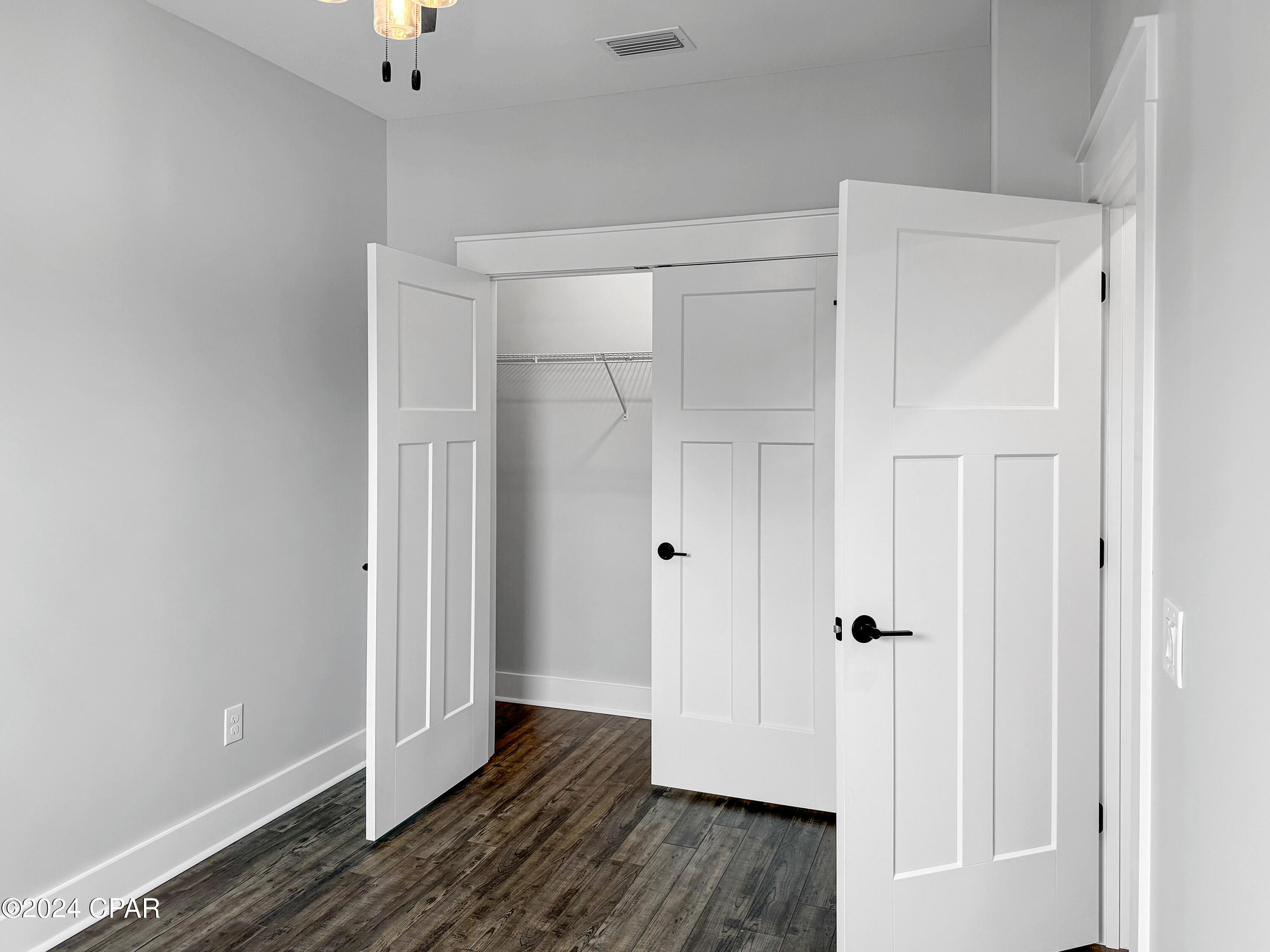 Laguna Beach Estates 6th Add - Residential