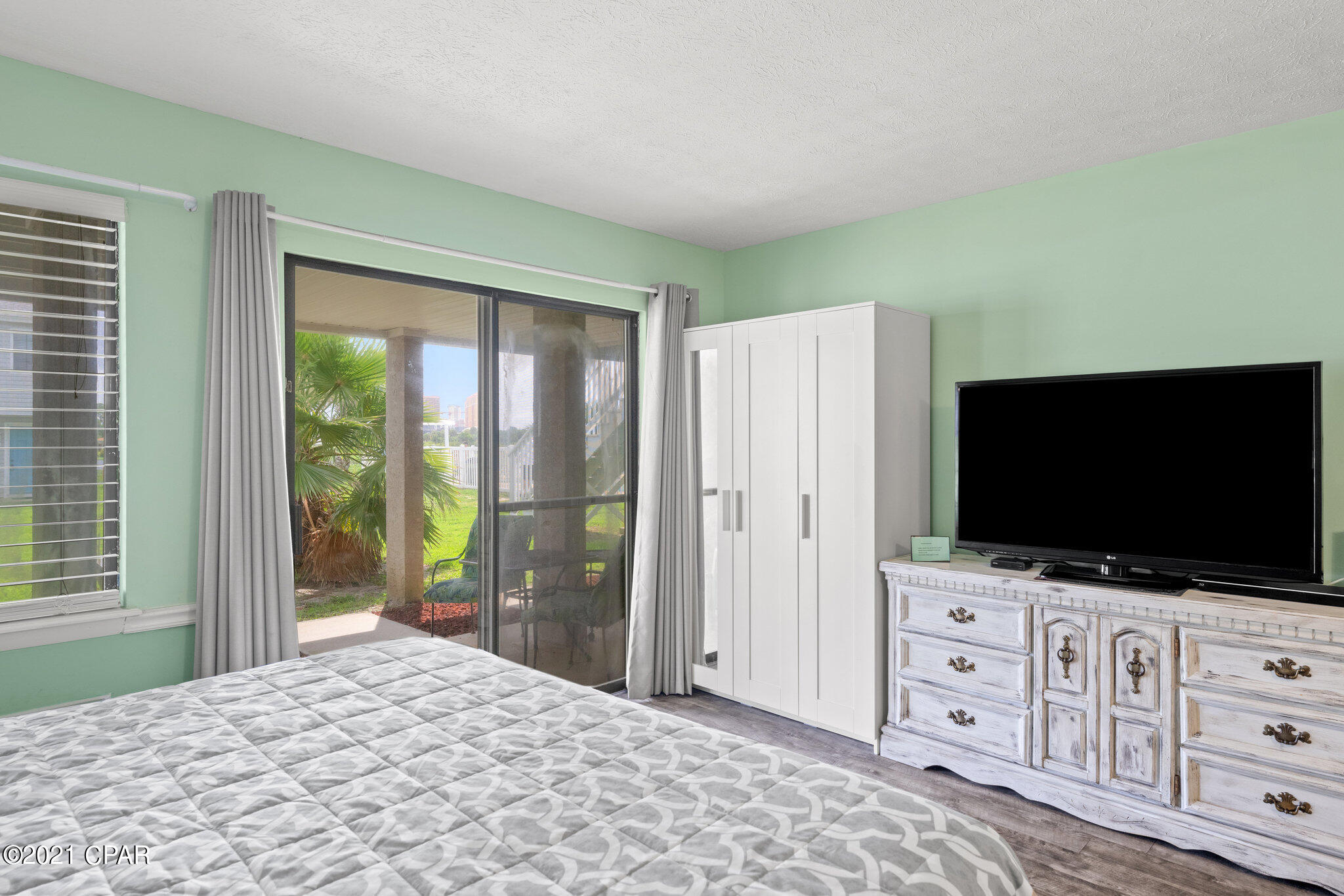 Lullwater Beach - Residential