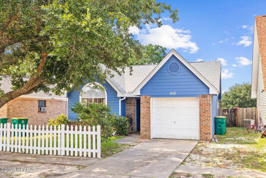 CURRENTLY UNDER CONTRACT, SELLER WILL CONSIDER BACKUP OFFERS' 
You won't want to miss out on this CHARMING 3-bedroom 2 bath Patio Home with a split bedroom, open concept floor plan and high cathedral ceilings! And don't miss the quiet,
serene screened in patio inviting you to enjoy your favorite beverage in the evening or your first cup of coffee in the morning. This home is MOVE IN READY with major updates in June of 2023 including: New Roof, New Plumbing Lines, New Flooring, Fresh Paint throughout, All New Stainless-Steel Appliances and New Washer! This charmer is situated on a nice lot with a fenced in backyard and is nestled in the coveted tree-lined neighborhood of Woodland Park Estates and has NO HOA! This could be an excellent rental investment property, primary home or secondary vacation home.