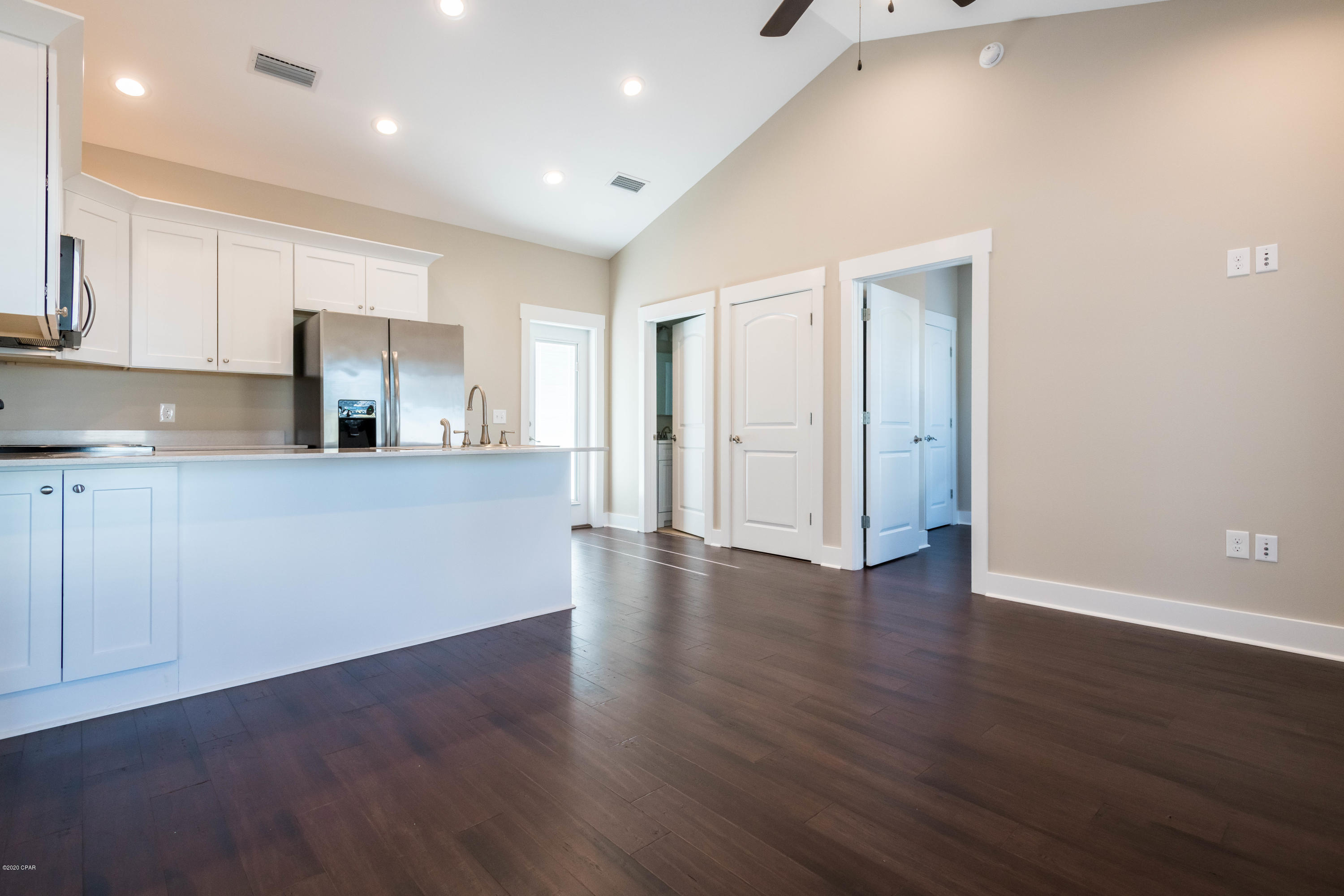 Laguna Beach Estates 8th Add - Residential