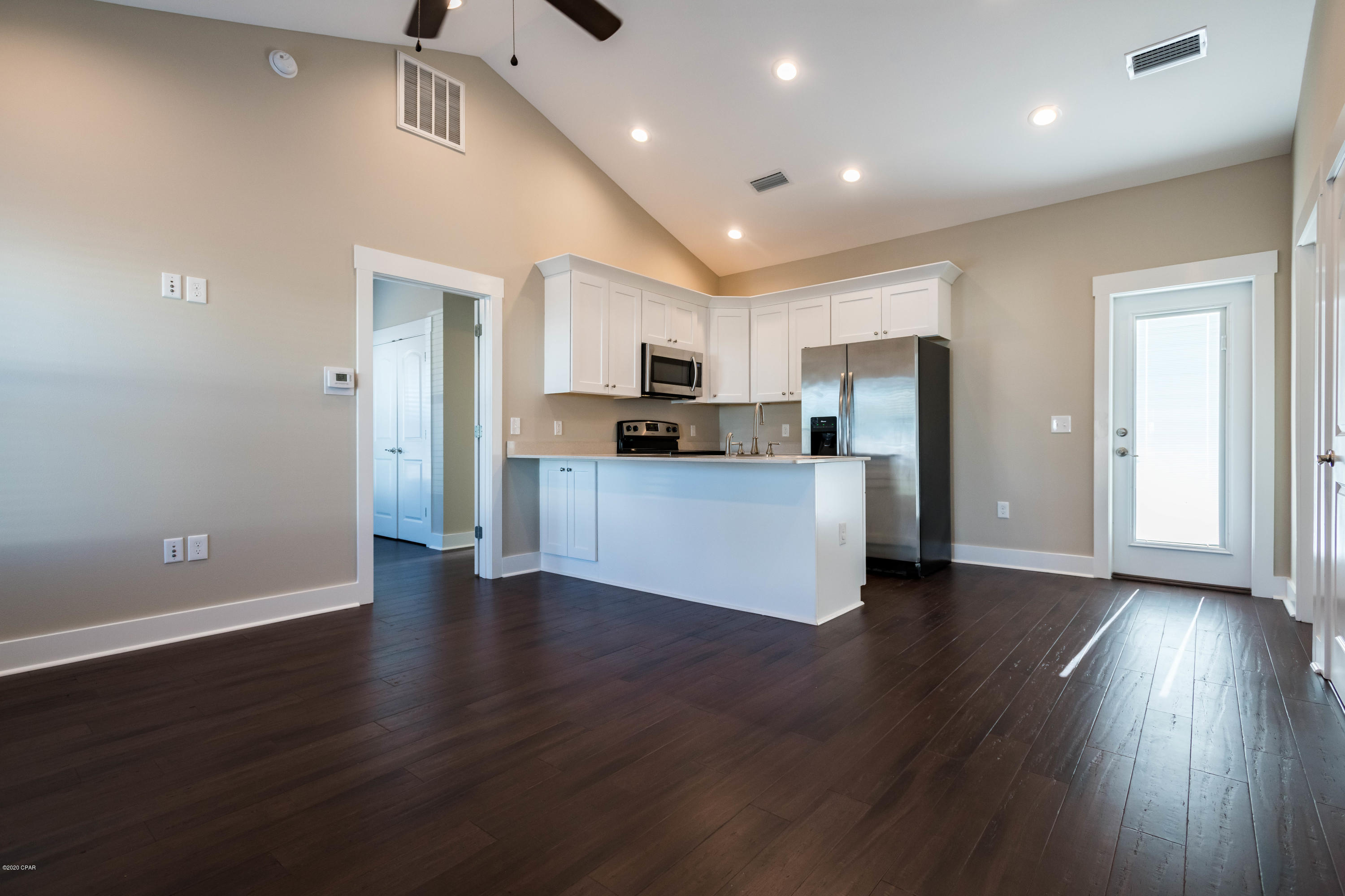 Laguna Beach Estates 8th Add - Residential