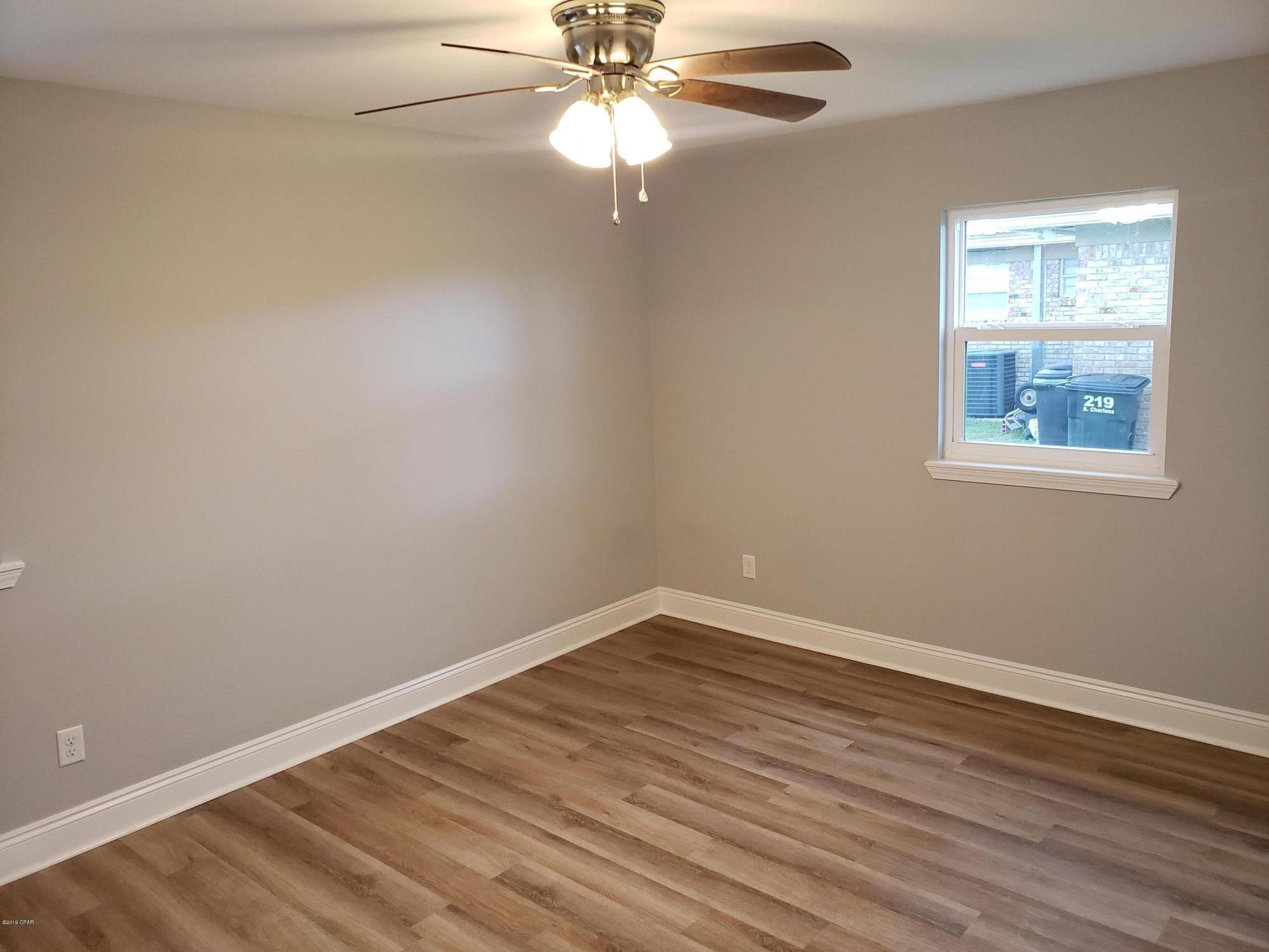 Lannie Rowe Lake Ests - Residential