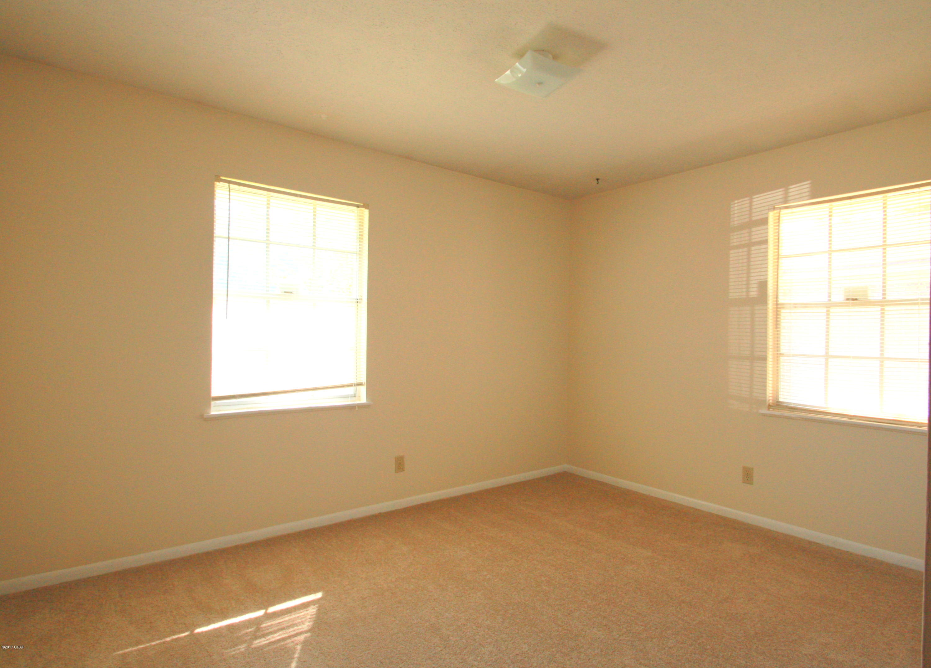 Lannie Rowe Lake Estates U-12 - Residential