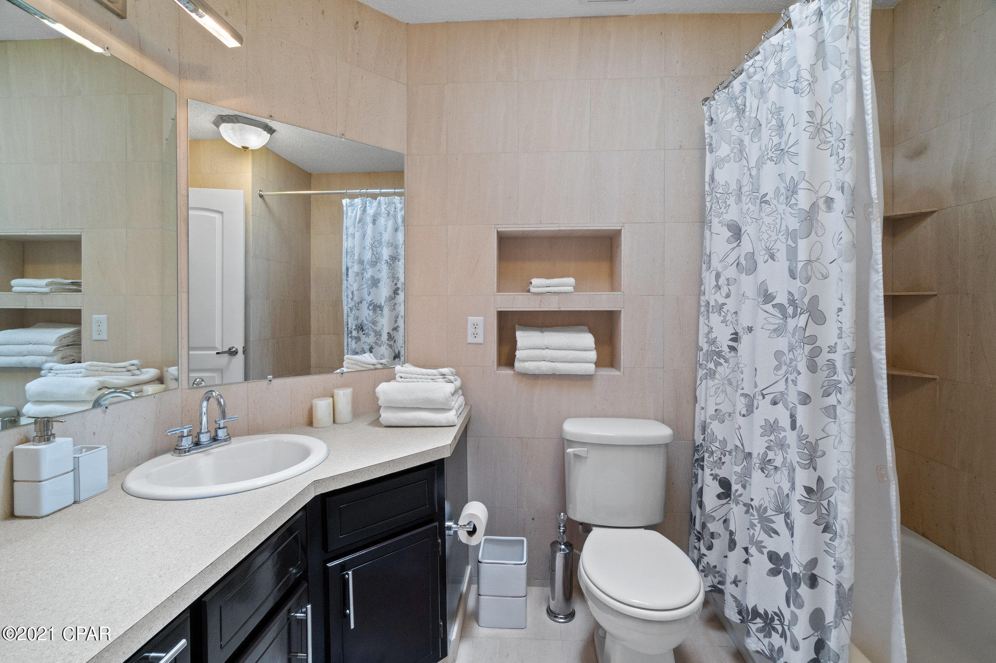 North Lagoon Oaks 4th - Residential