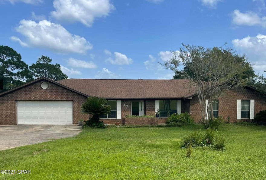 Large 4 bed/3bath home, with approximately 160 feet of water front in Ten Lake Estates!  Building in the back stays also!



Entered for Comp purposes only