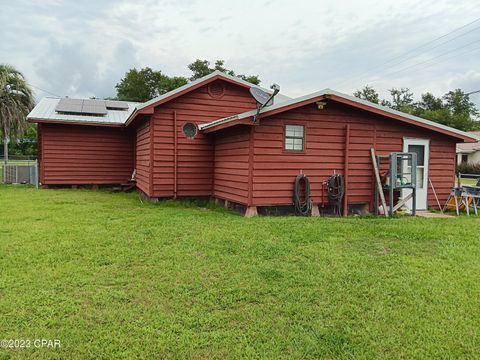 A home in Grand Ridge