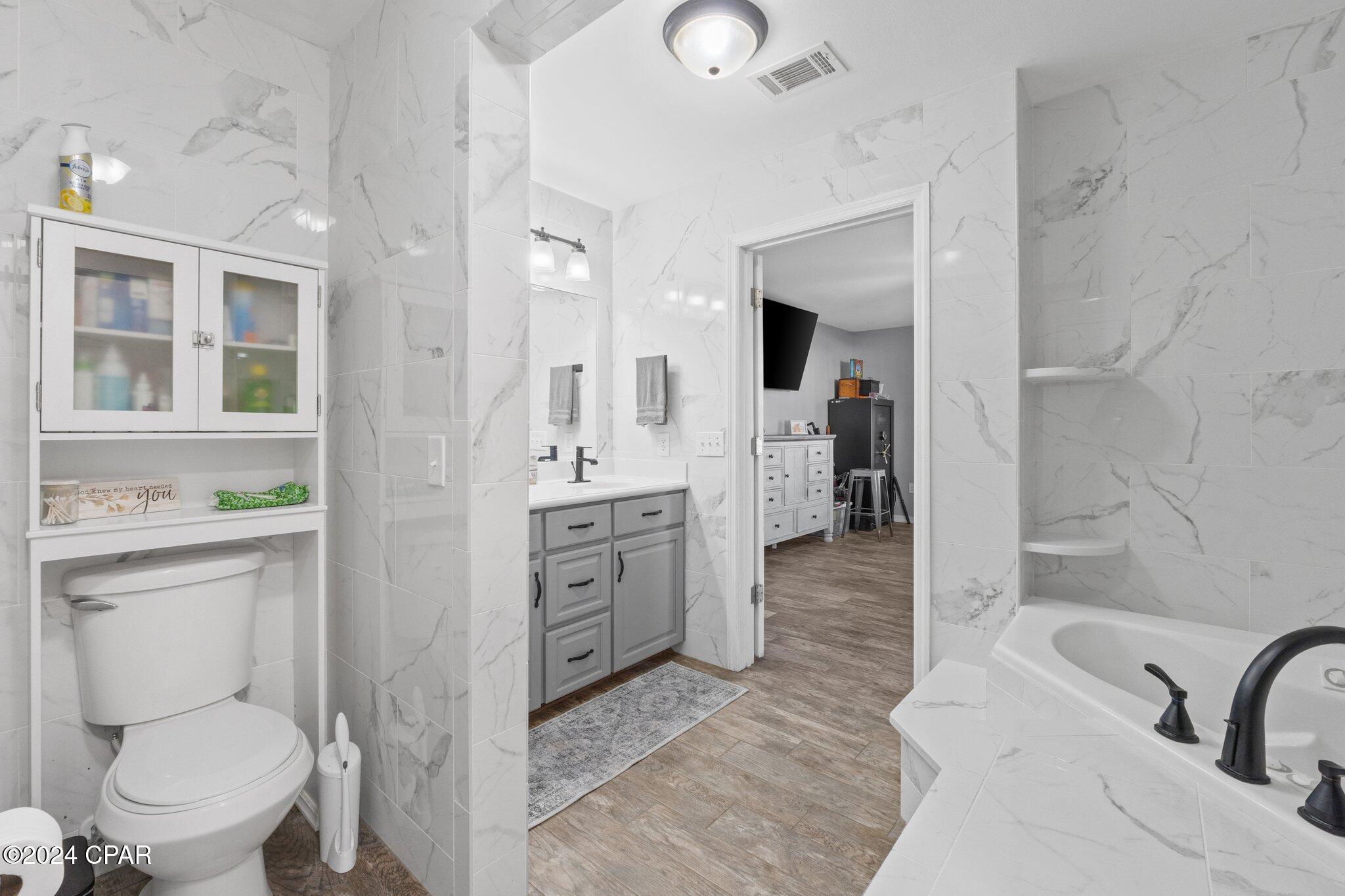 Twin Lakes - Residential