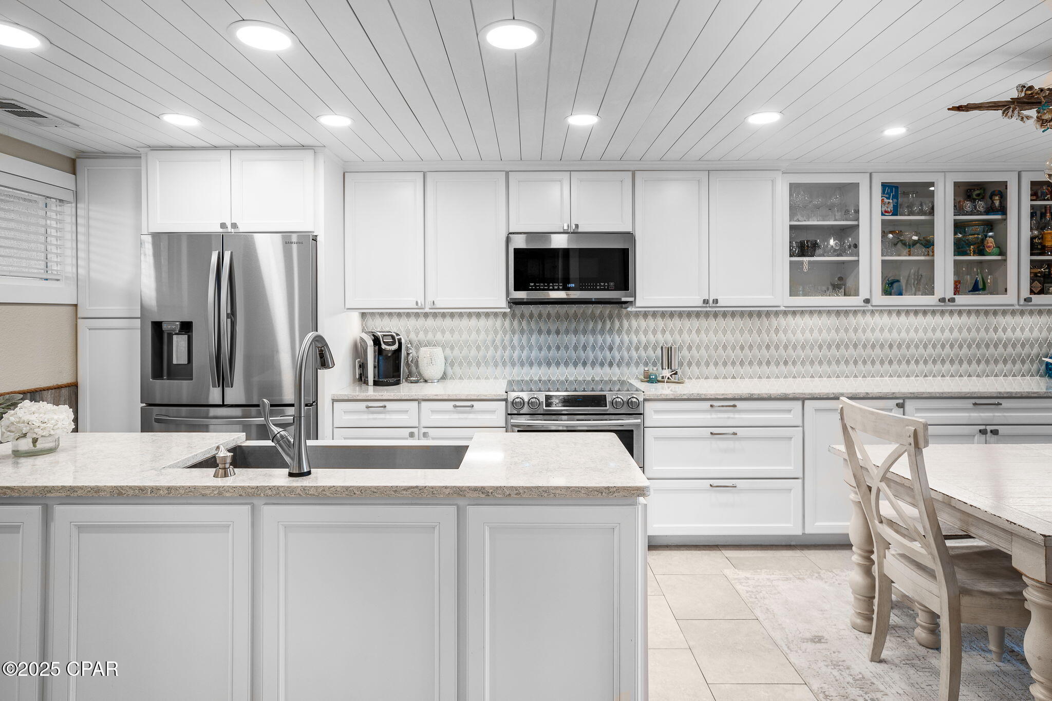 Sunnyside Beach & Tennis Condo - Residential