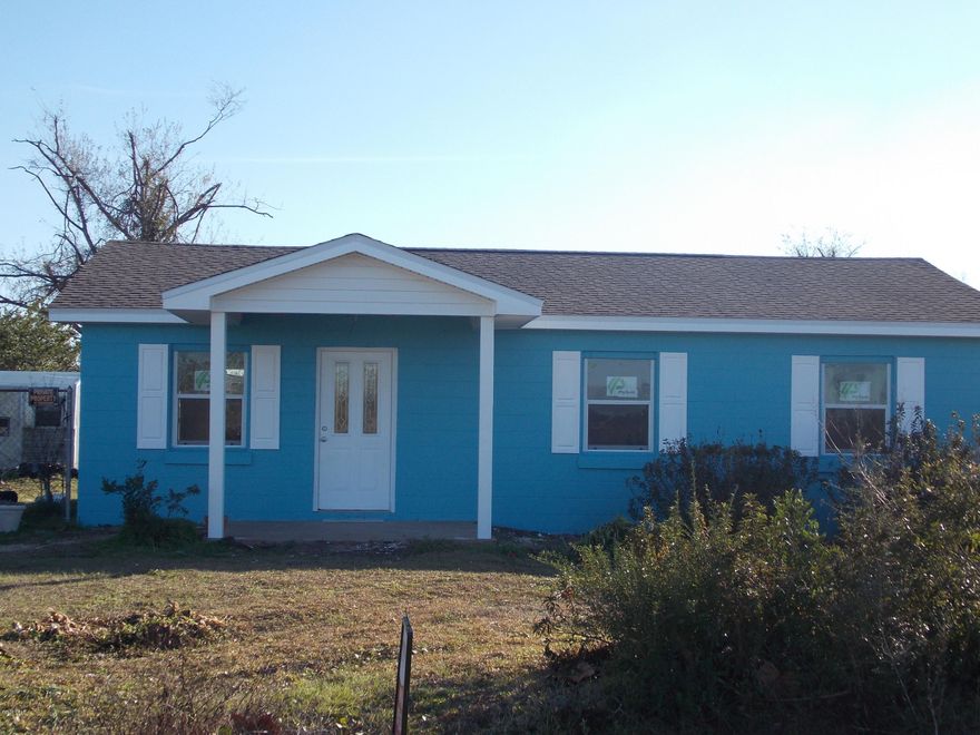 Great investment, rental property

Completely remodeled home, New double pane LOW E windows, New Roof, Carpet, Refrigerator,New hardwood waterproof floors, New Doors, Lights, Ceiling Fans and Crown Molding, Bathroom completely remolded. Large lot, tangerine trees, fig trees, Water softer system transferable. Nothing to do but move in.

Outdoor shed with Laundry hookups