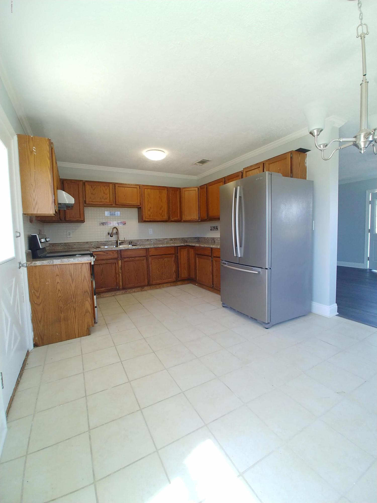 [No Recorded Subdiv] - Residential