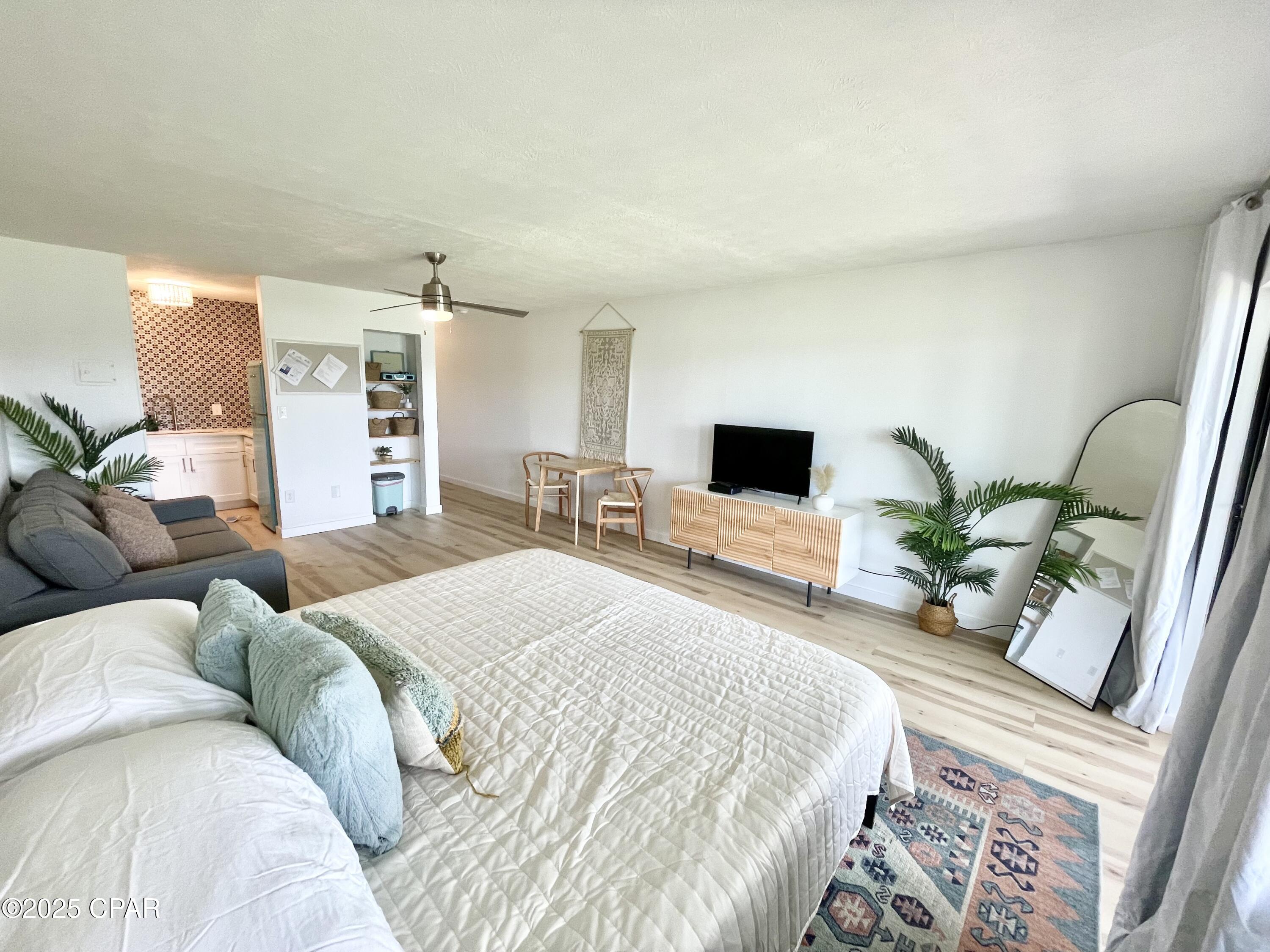 Lullwater Beach - Residential