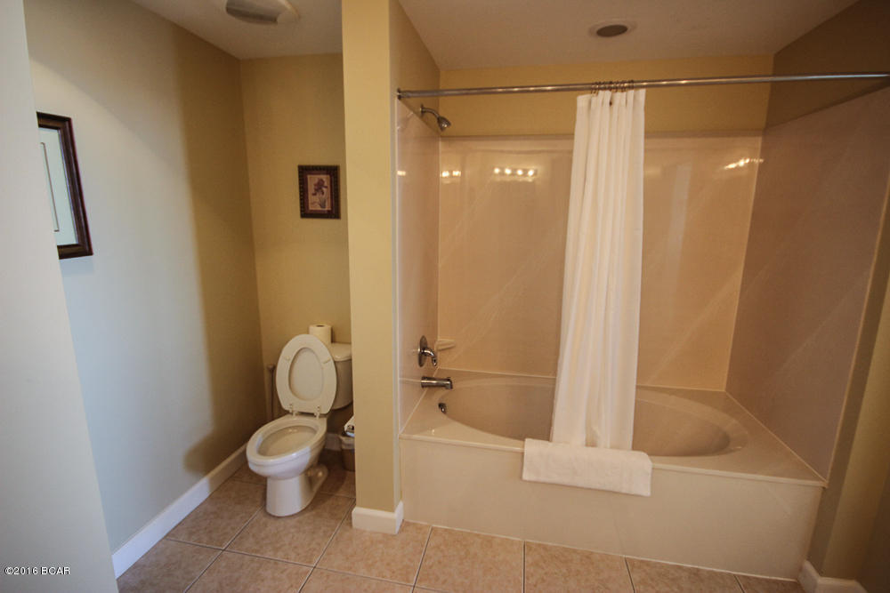 Splash Condo - Residential