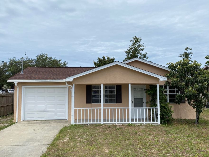 CURRENTLY UNDER CONTRACT, SELLER ACCEPTING BACKUP OFFERS

Charming home in the Gulf Highlands subdivision near Pier Park!This 3BR/2BA home has a roomy one-car garage,fenced backyard,and driveway for multiple vehicles.The roof was installed in 2014 and it has absolutely no damage after the hurricane.Brand new painting outside.The interior needs a bit of updating,but it's a move-in ready home that you can work on as you go!The location is great; just 5 minutes from Pier Park and the Frank Brown Recreational Complex,and less than 10 minutes from the beach,15 minutes from ECP international airport!You can ride your golf cart to Pier Park and concerts!Low maintenance living in a quiet, family-friendly community. 

Motivated seller, bring all the offers.Seller is Florida real state license holde