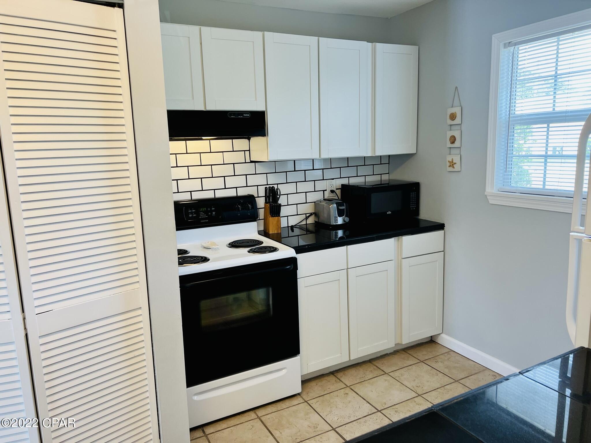 Laguna Beach Plaza - Residential