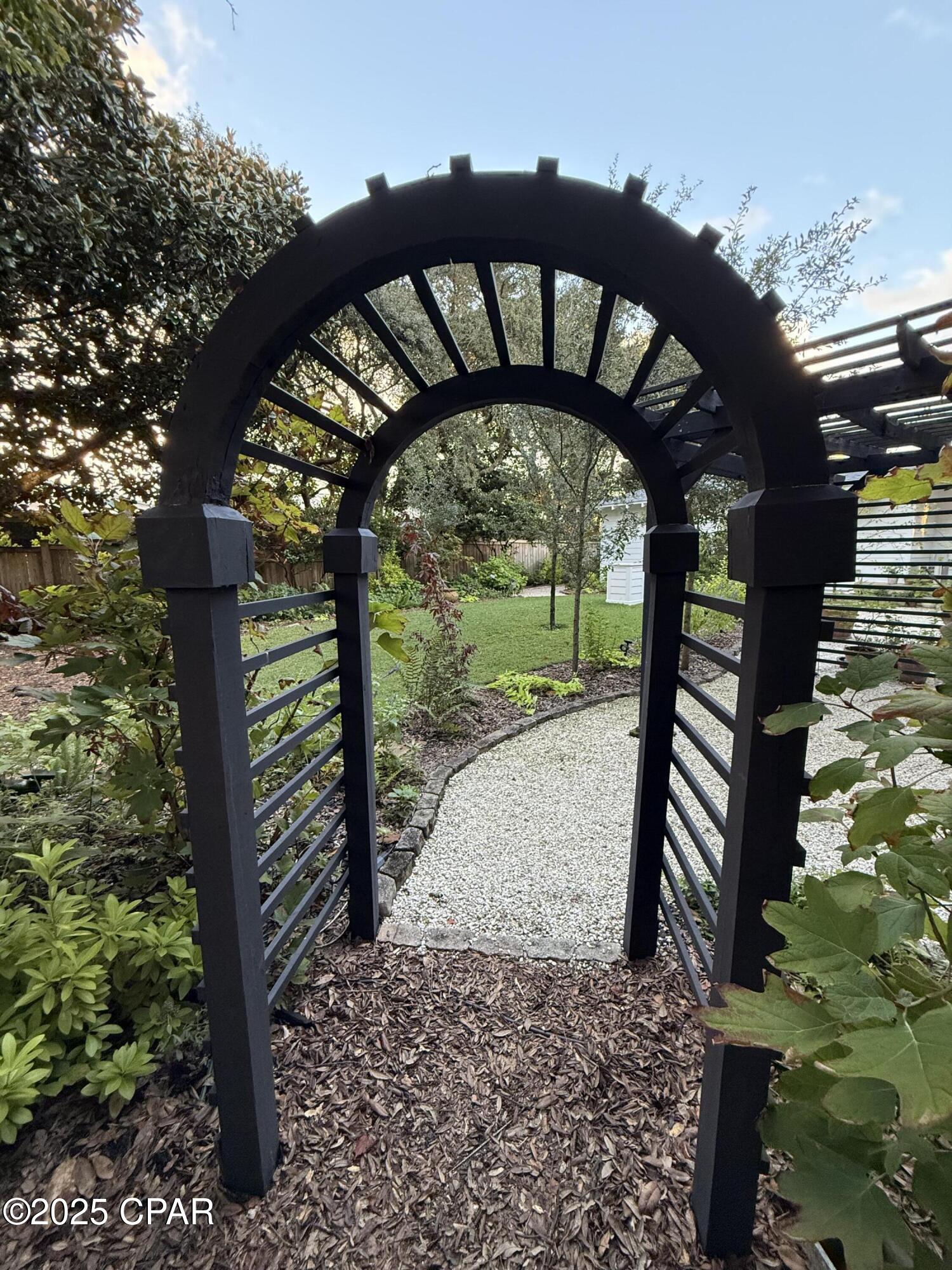 Laguna Beach Estates 1st Add - Residential