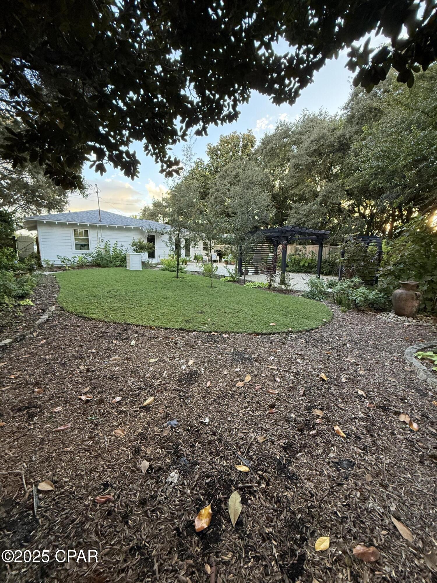 Laguna Beach Estates 1st Add - Residential