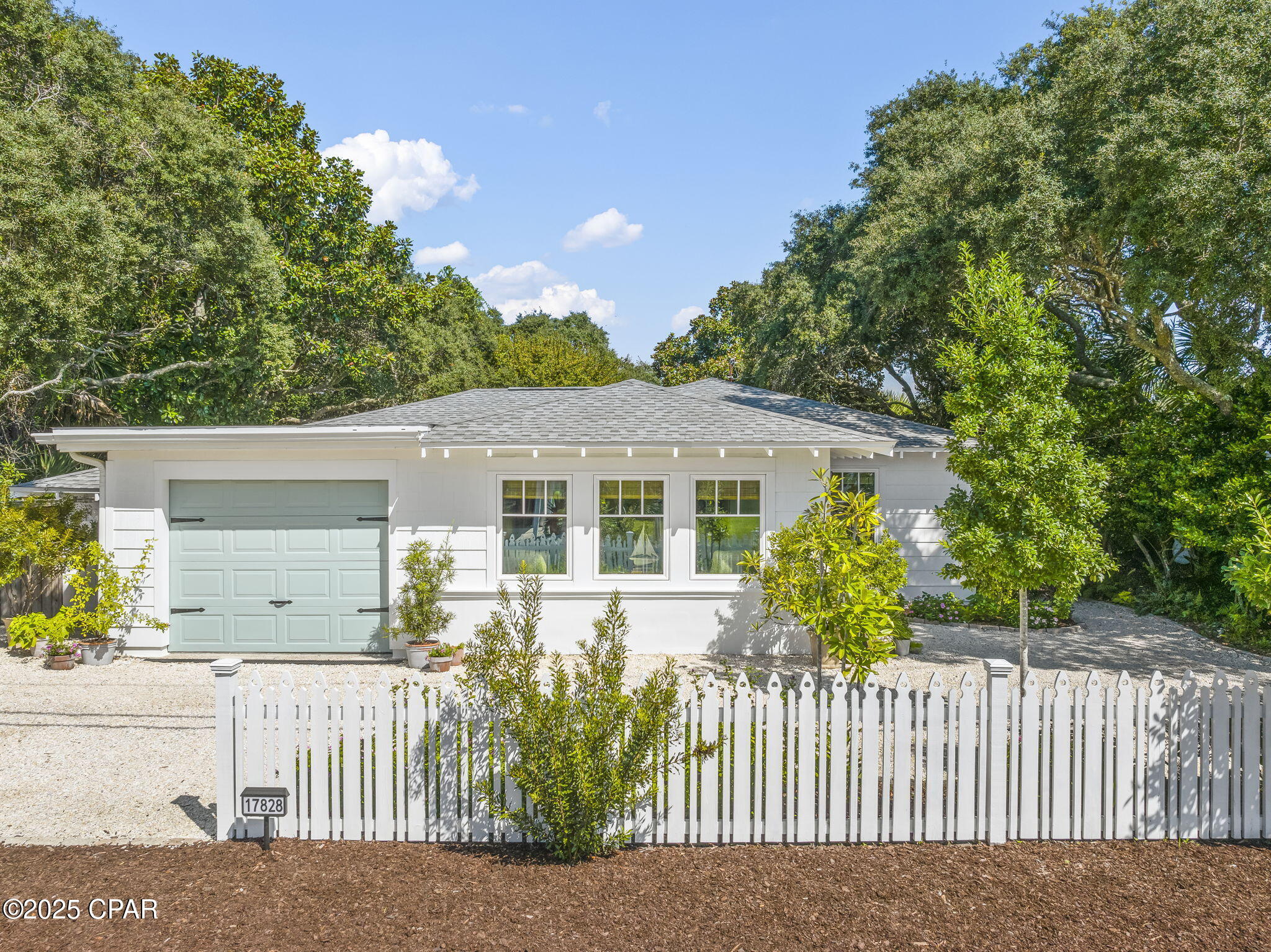 Laguna Beach Estates 1st Add - Residential