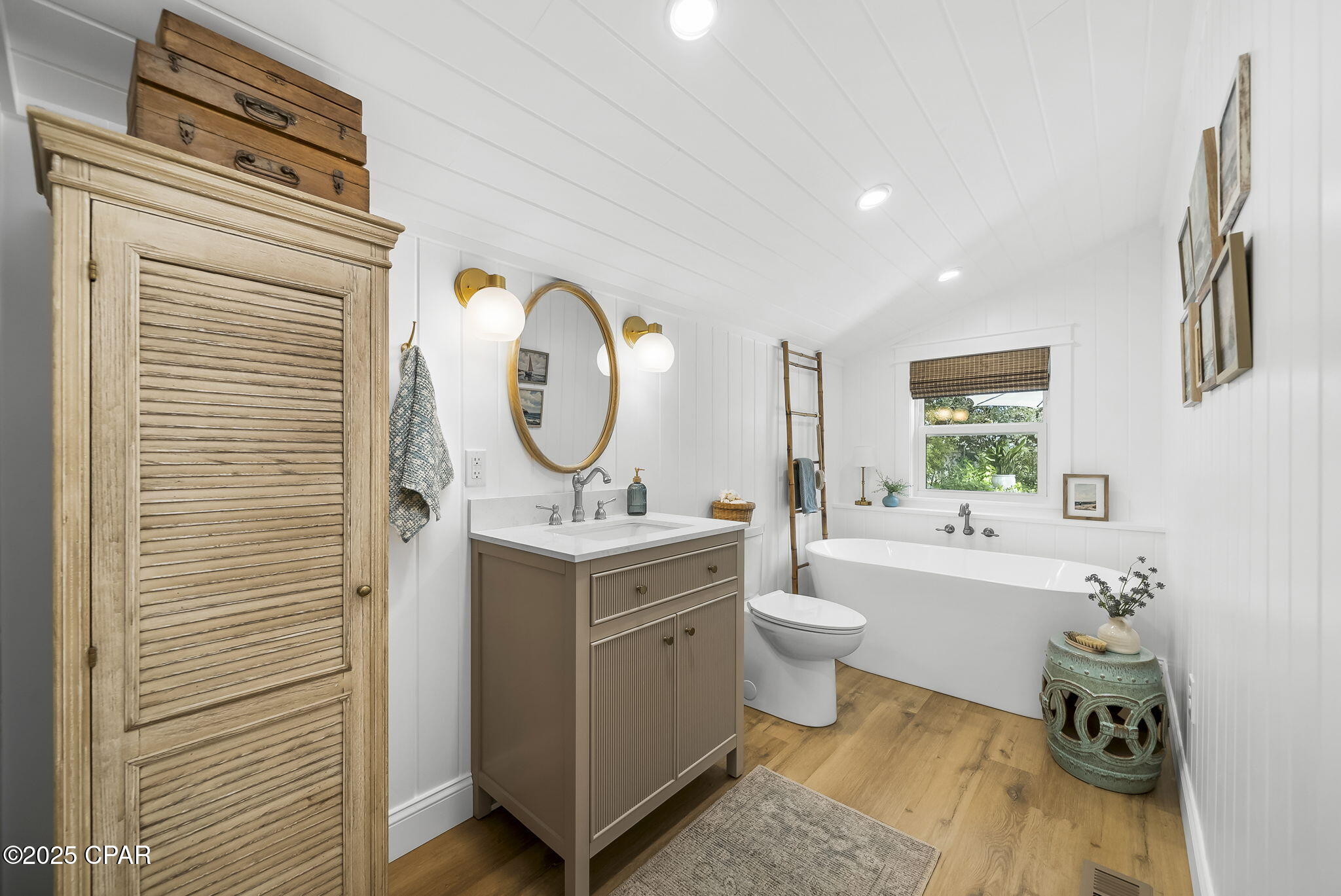 Laguna Beach Estates 1st Add - Residential