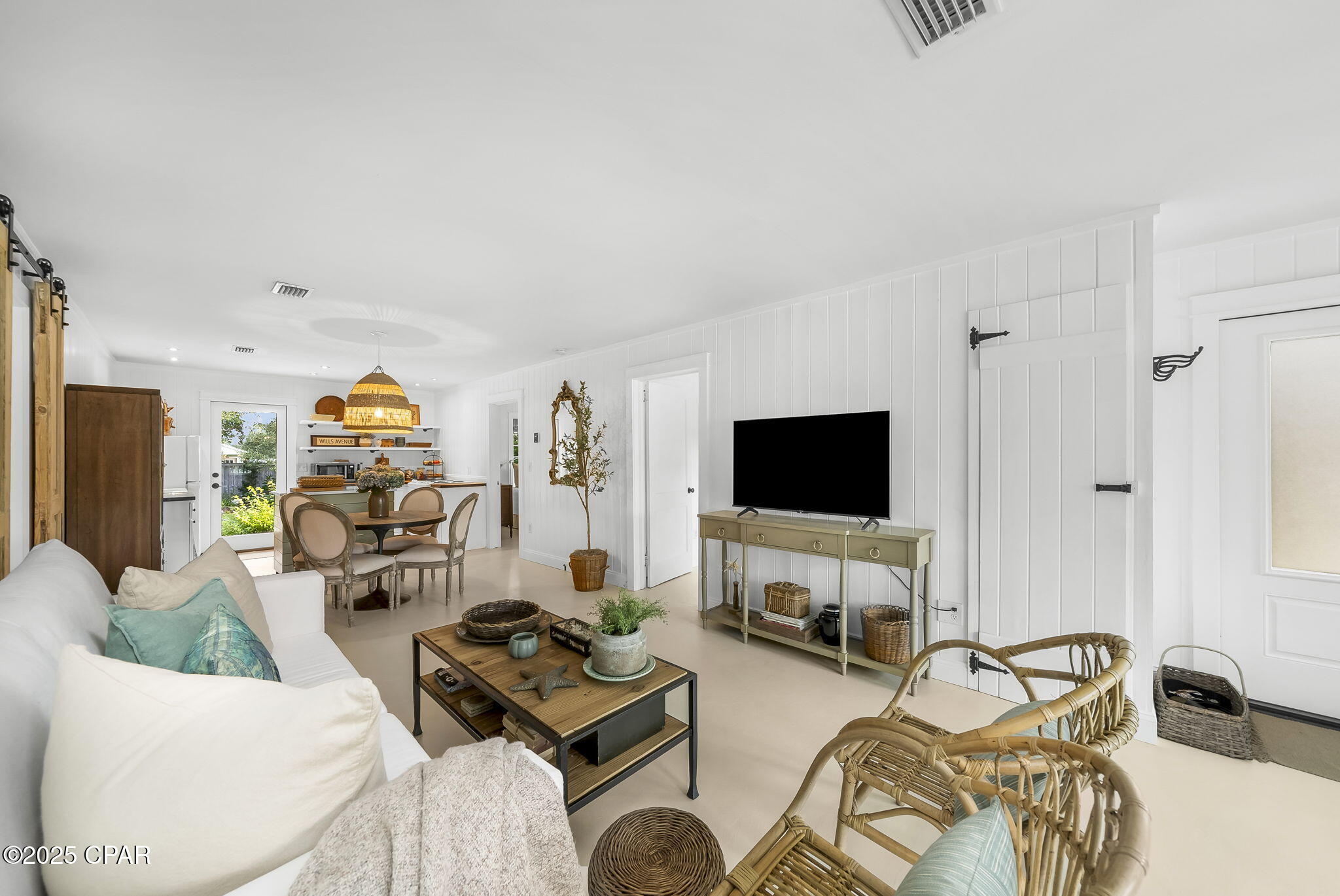 Laguna Beach Estates 1st Add - Residential