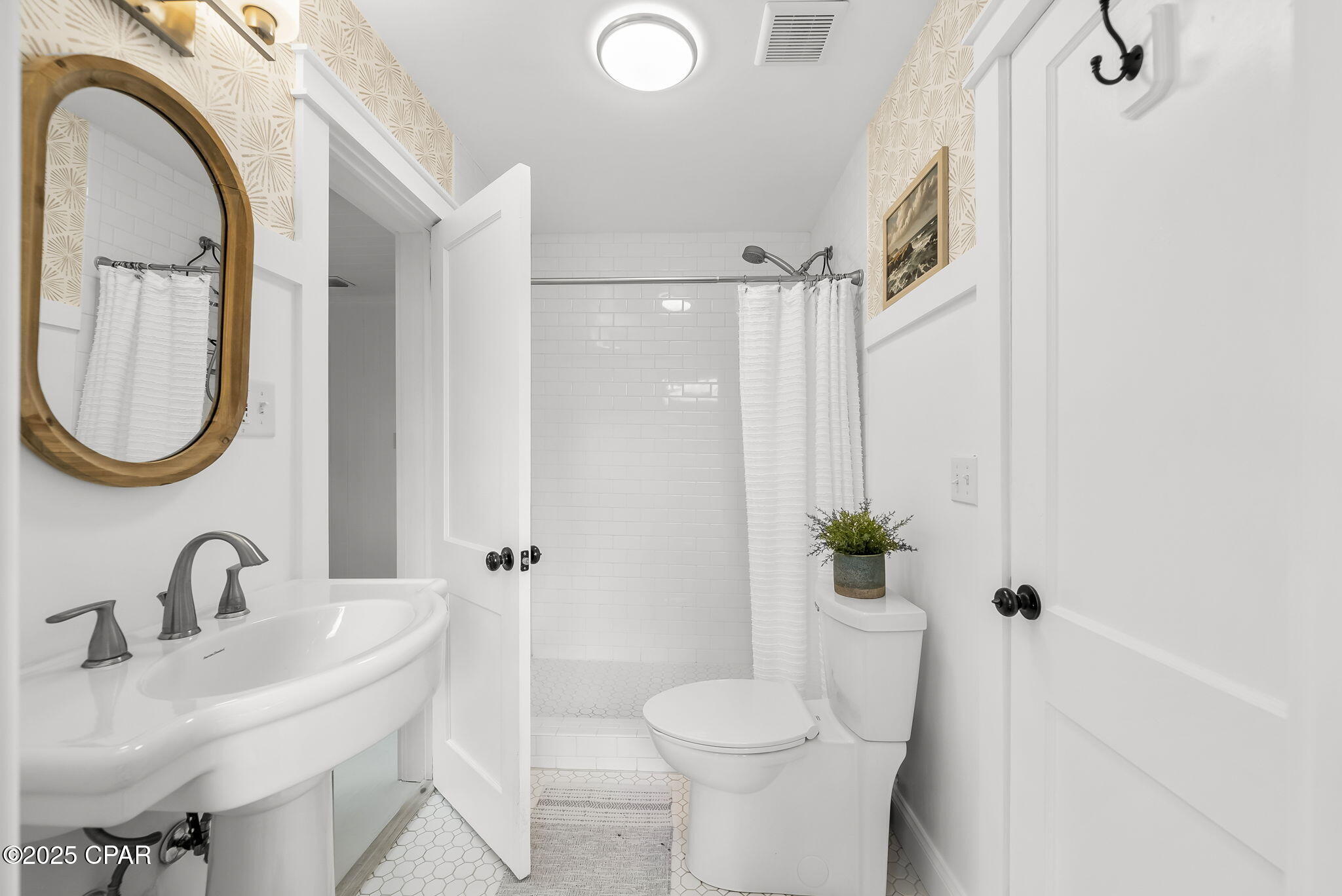 Laguna Beach Estates 1st Add - Residential