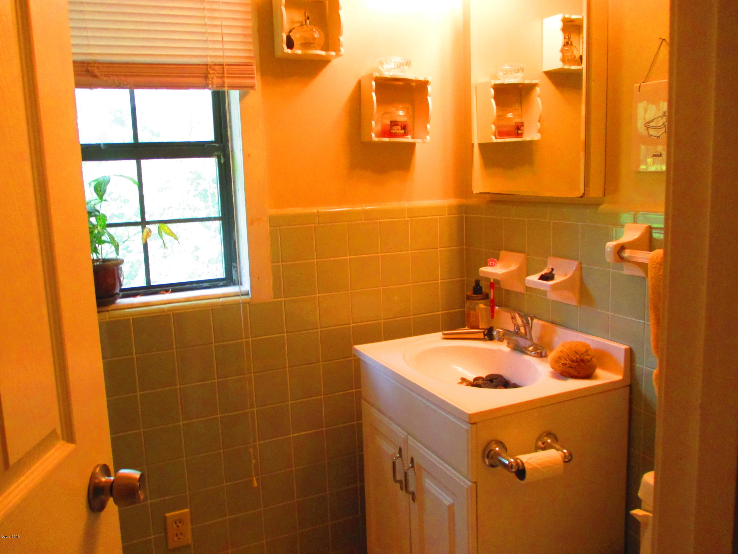 Keiths Bay Harbor Add - Residential Lease