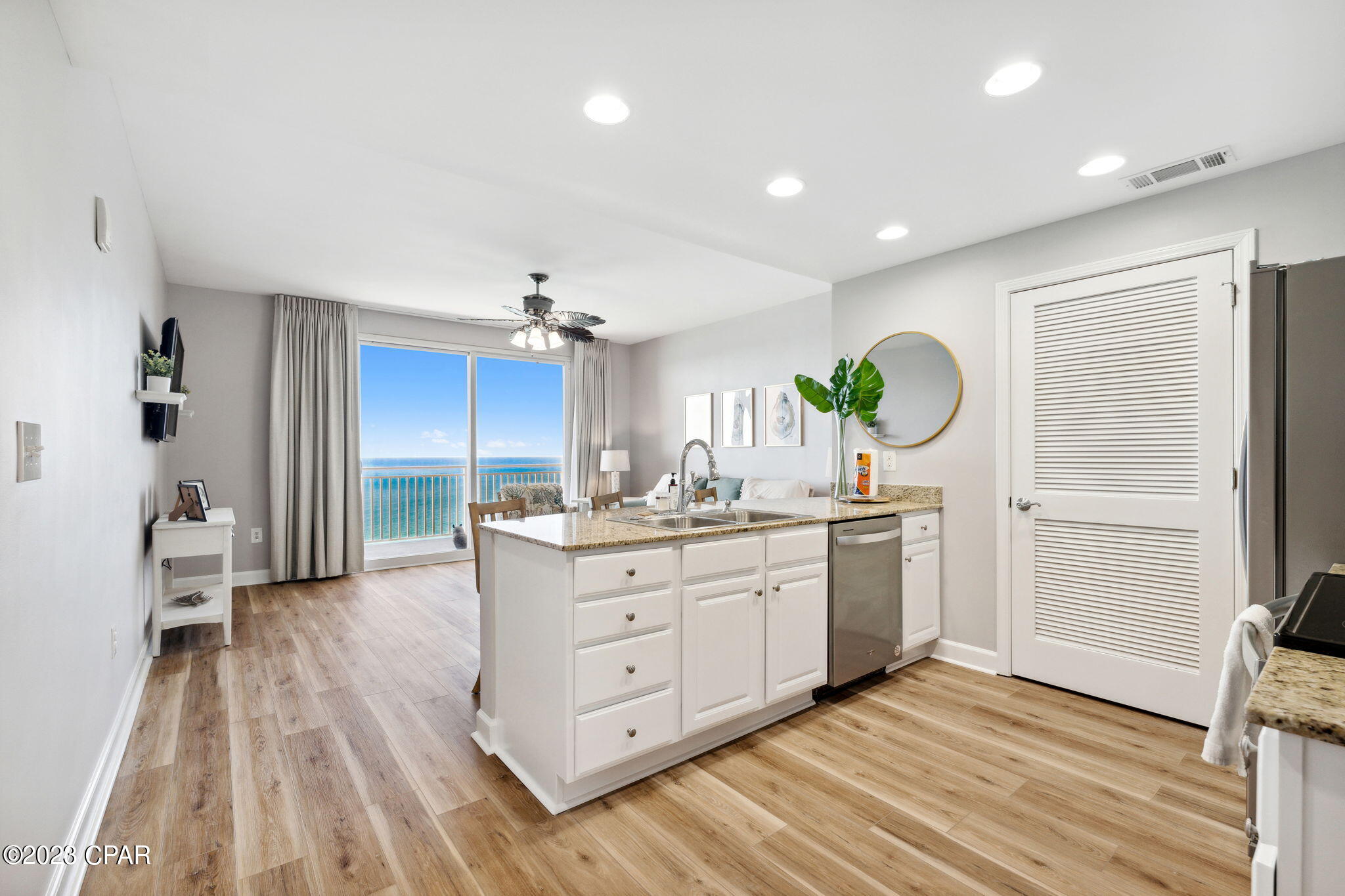 Splash Condo - Residential