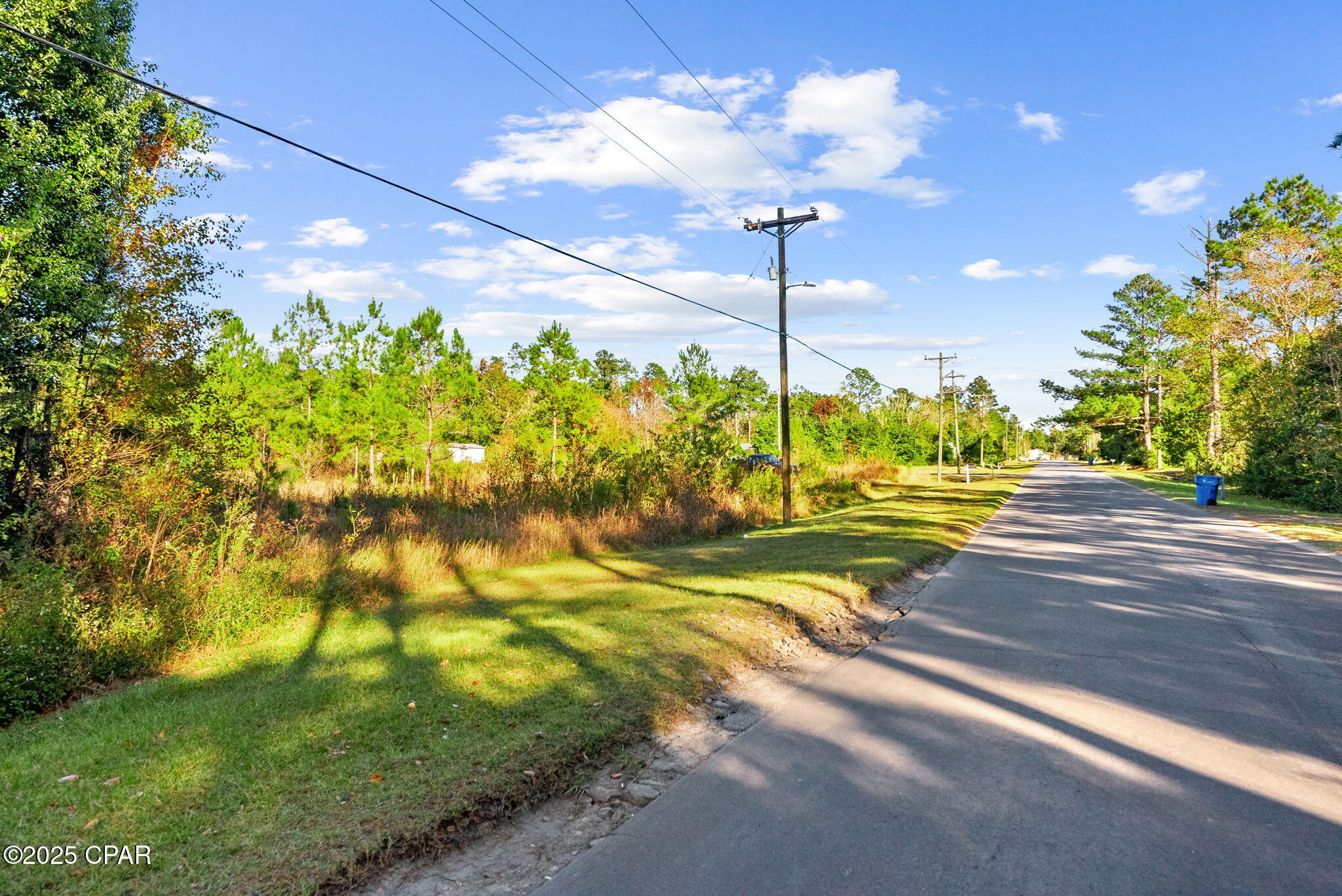 Red Bull Island - Land