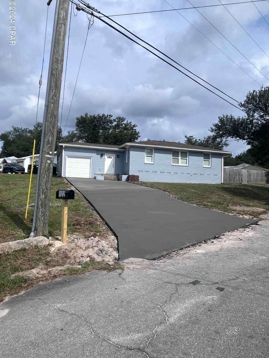 Experience cove living at its finest! This 3br/1ba home was completely remodeled after the hurricane and in pristine rental condition. Just in eyes view of the beautiful water, this home will comfortably its next guest. Granite counter tops, a brand new drive way, and updated appliances are just a few things that will offer functionality and comfortability. Landscaping is included in rent and while pets are allowed, size and number of pets will have some restrictions.

Please reach out to inquire about your private showing today!