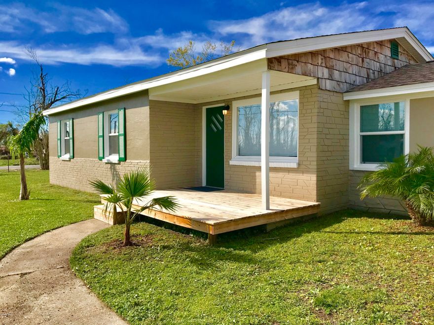 CURRENTLY UNDER CONTRACT, SELLER ACCEPTING BACKUP OFFERS

Modernization Complete!

 If your in the market for an affordable home,this is one you want to see.

Countless hours have gone into this home to bring it to the current styles and standards of today. Home has a new roof as of December 2018, new windows, interior/exterior paint, kitchen cabinetry/countertops, flooring throughout, hot water heater, interior trim, privacy fence, garage door, stainless steel appliances and many other items. You get the best of both worlds with this one, modern styles and standards of today, integrated with the sturdiness and quality of craftmanship and materials that have withstood the test of time. Truly an amazing home, don't procrastinate or it will be gone. Schedule your showing now.

All measurmen