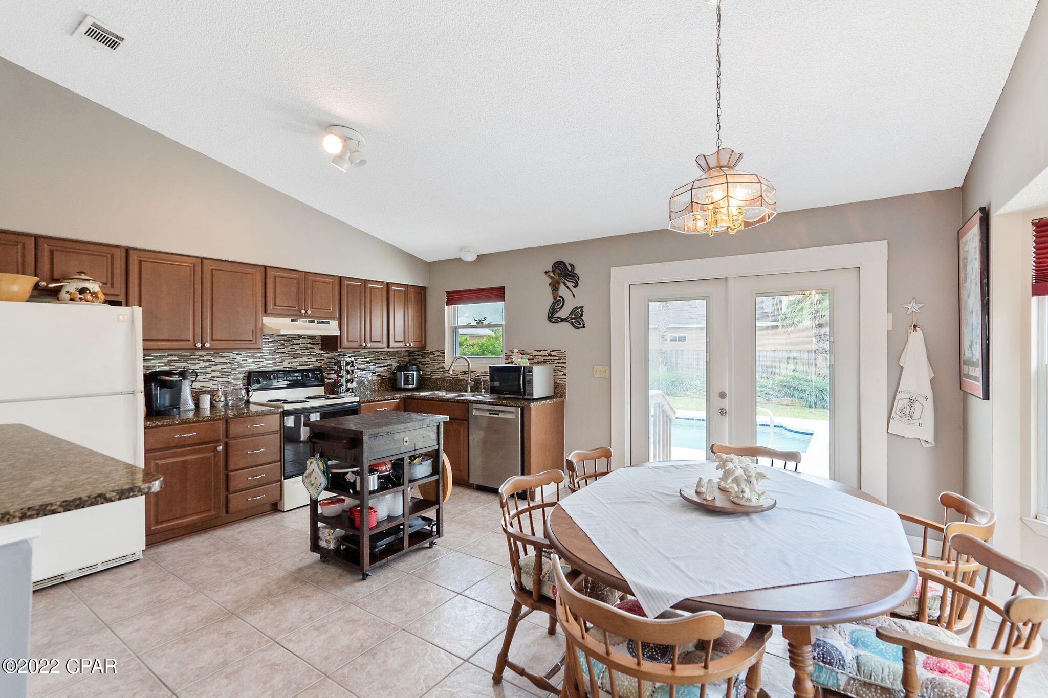 Diamond Head-Lakeside - Residential