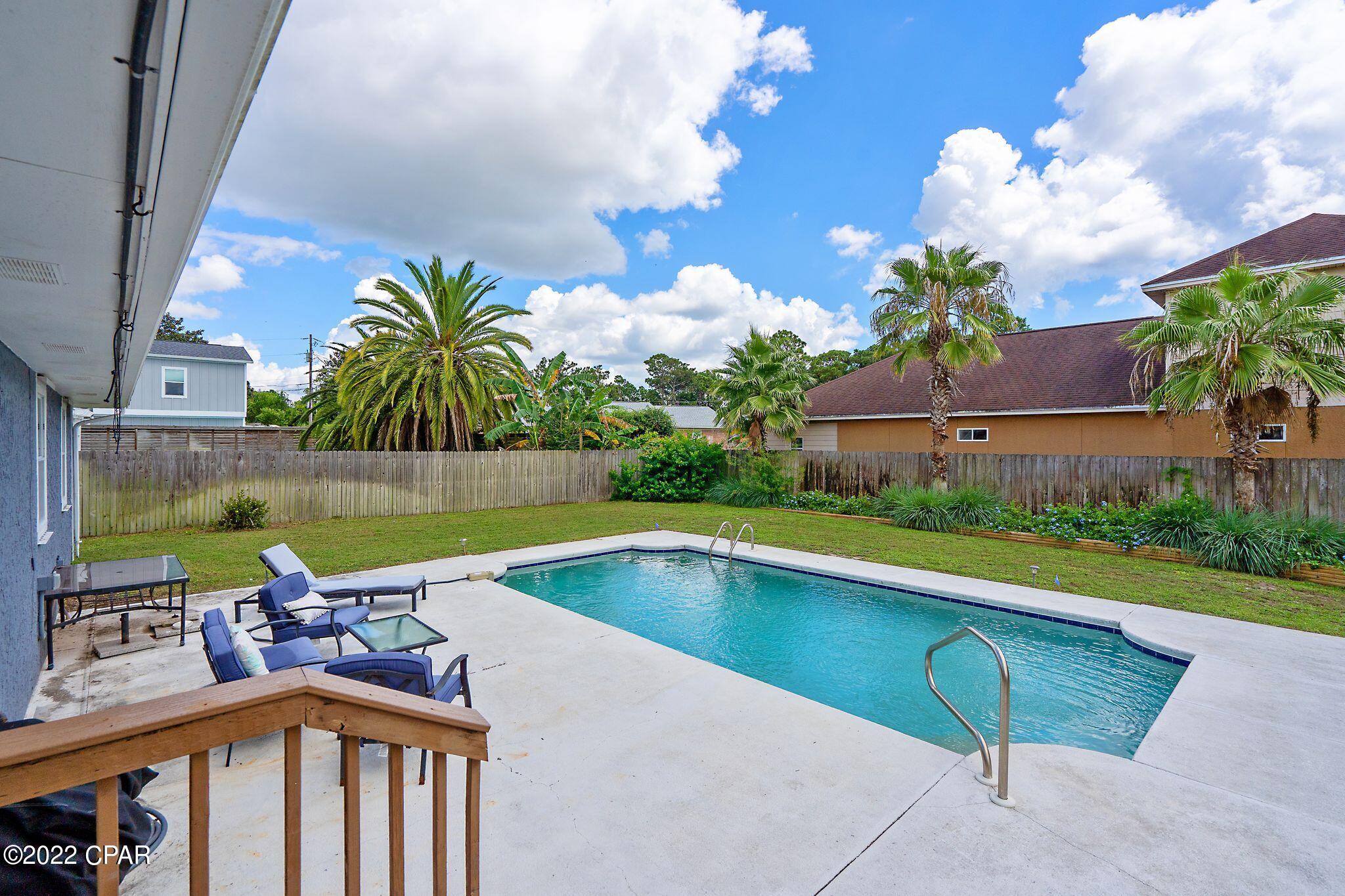 Diamond Head-Lakeside - Residential