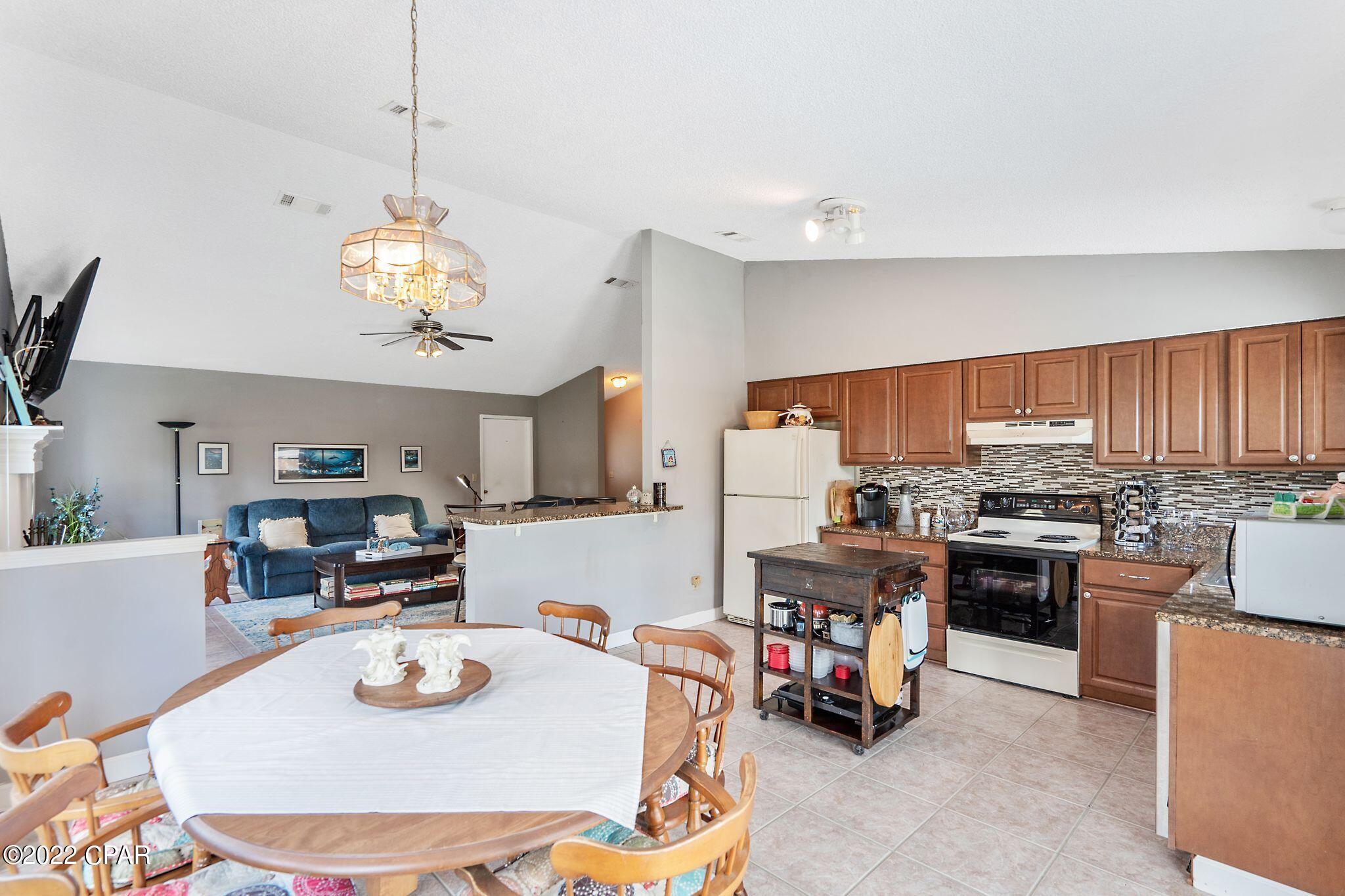 Diamond Head-Lakeside - Residential