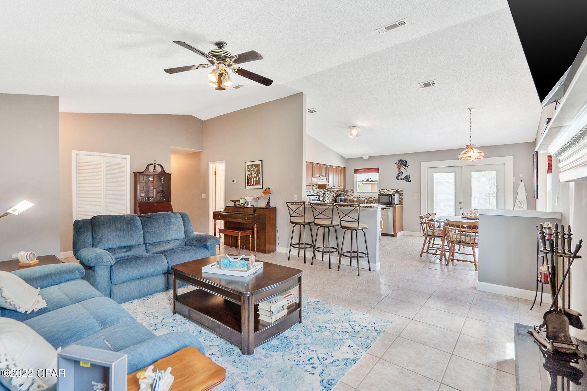 Diamond Head-Lakeside - Residential