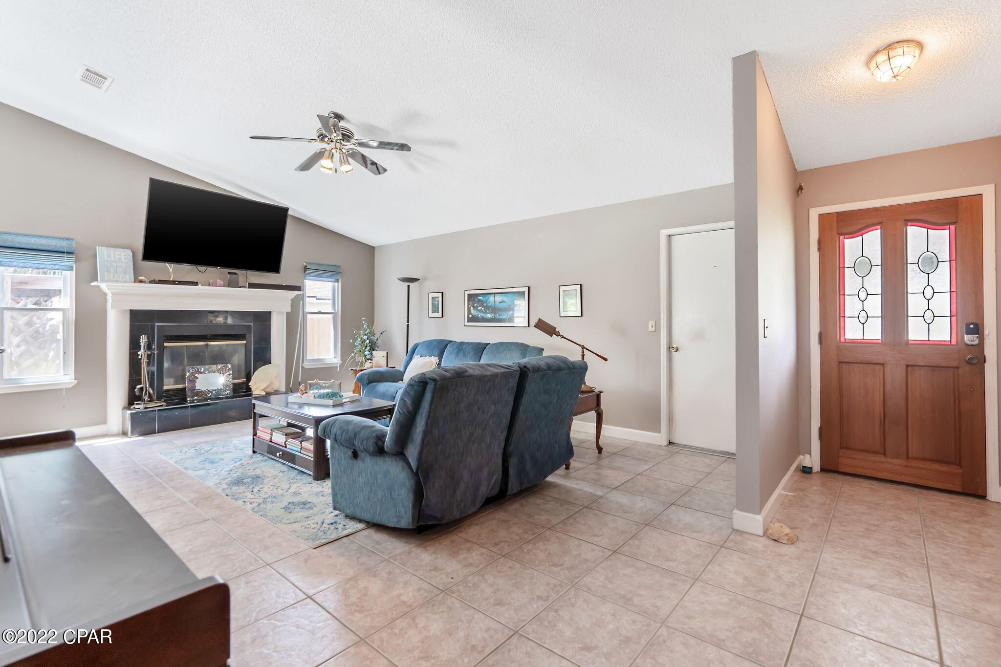 Diamond Head-Lakeside - Residential