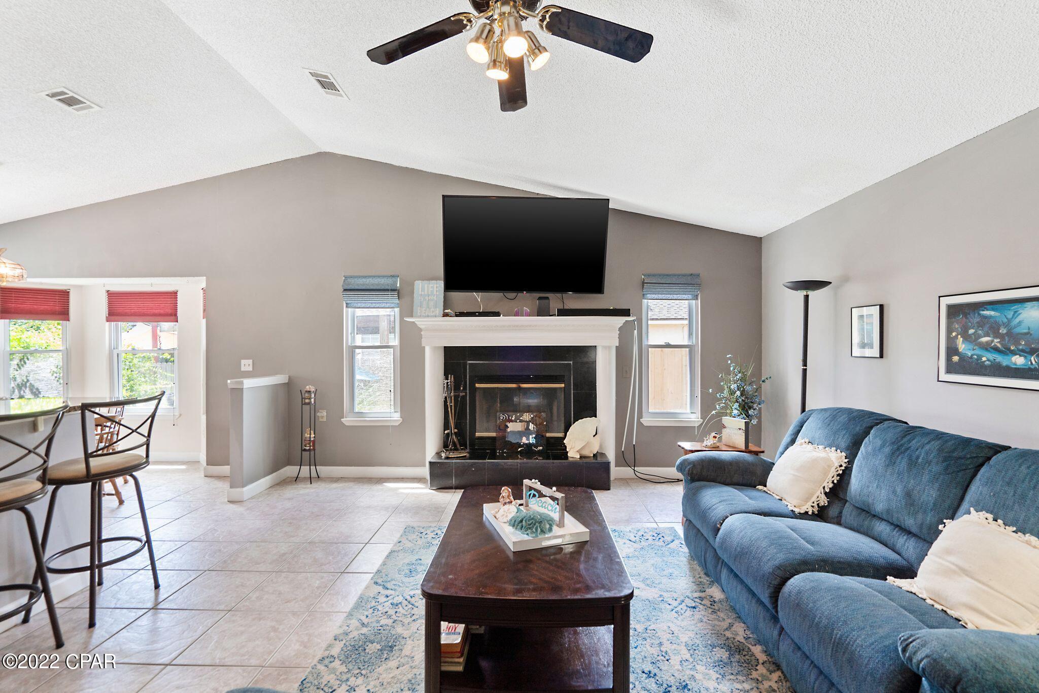 Diamond Head-Lakeside - Residential