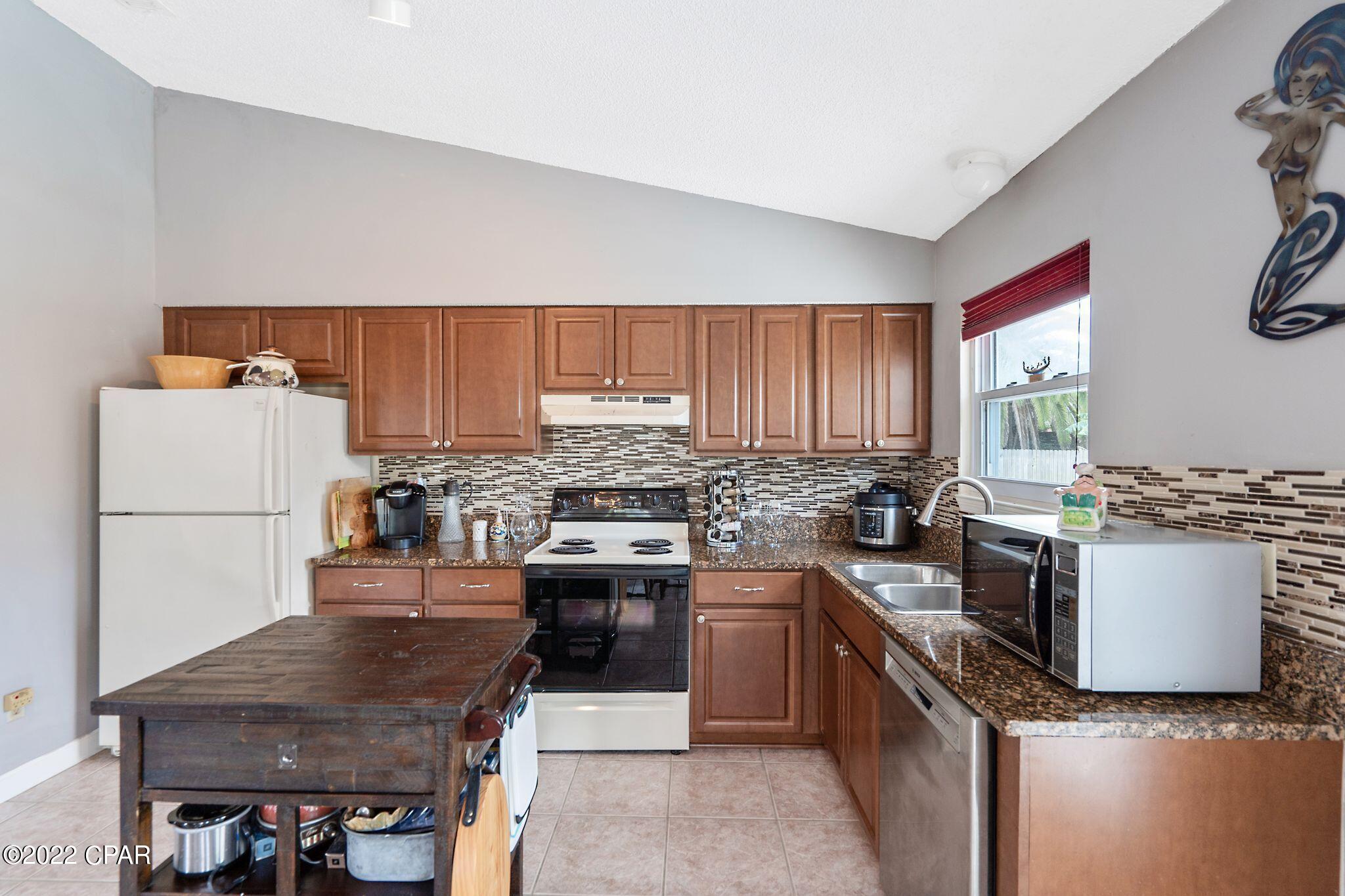 Diamond Head-Lakeside - Residential