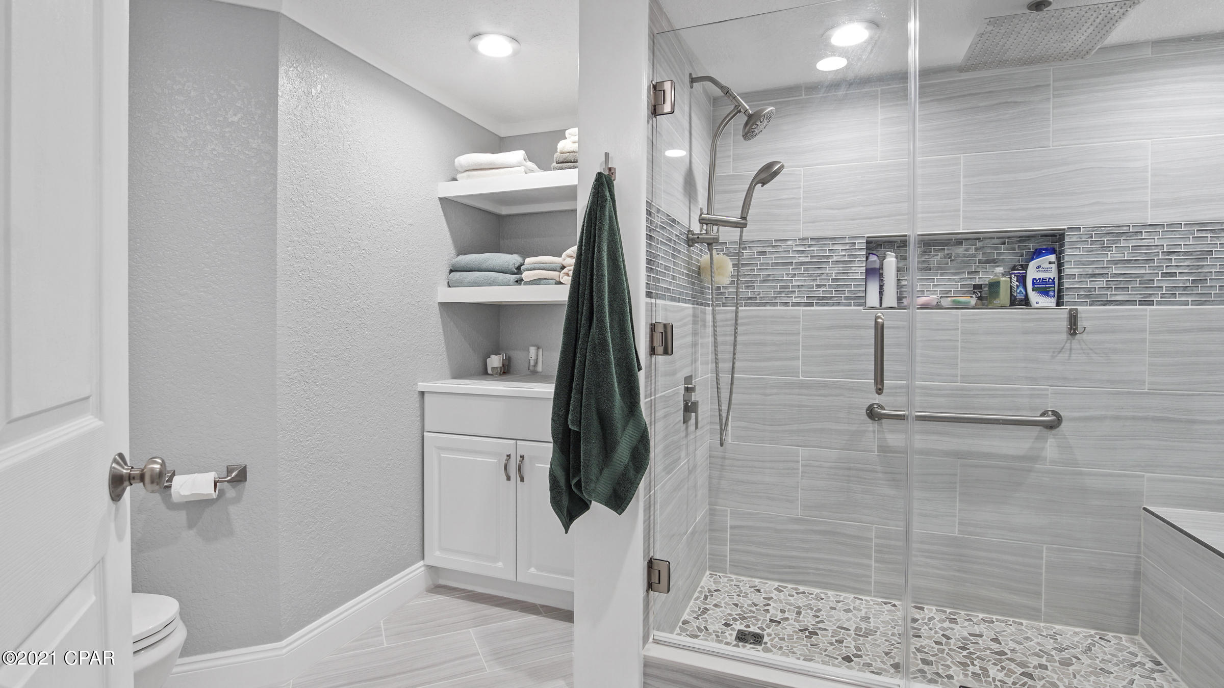 Hibiscus By The Bay - Residential