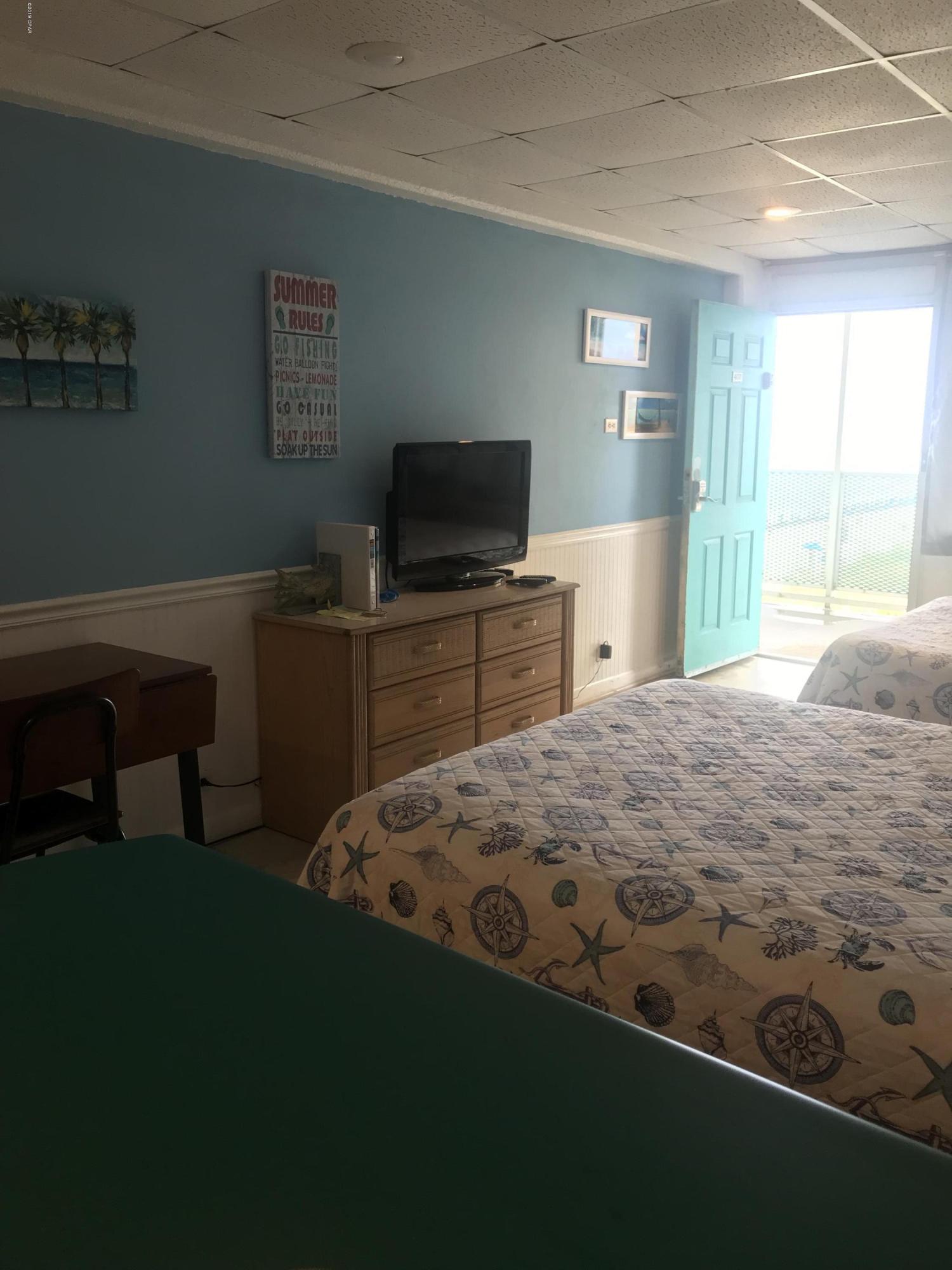 Fontainebleau Terrace - Residential