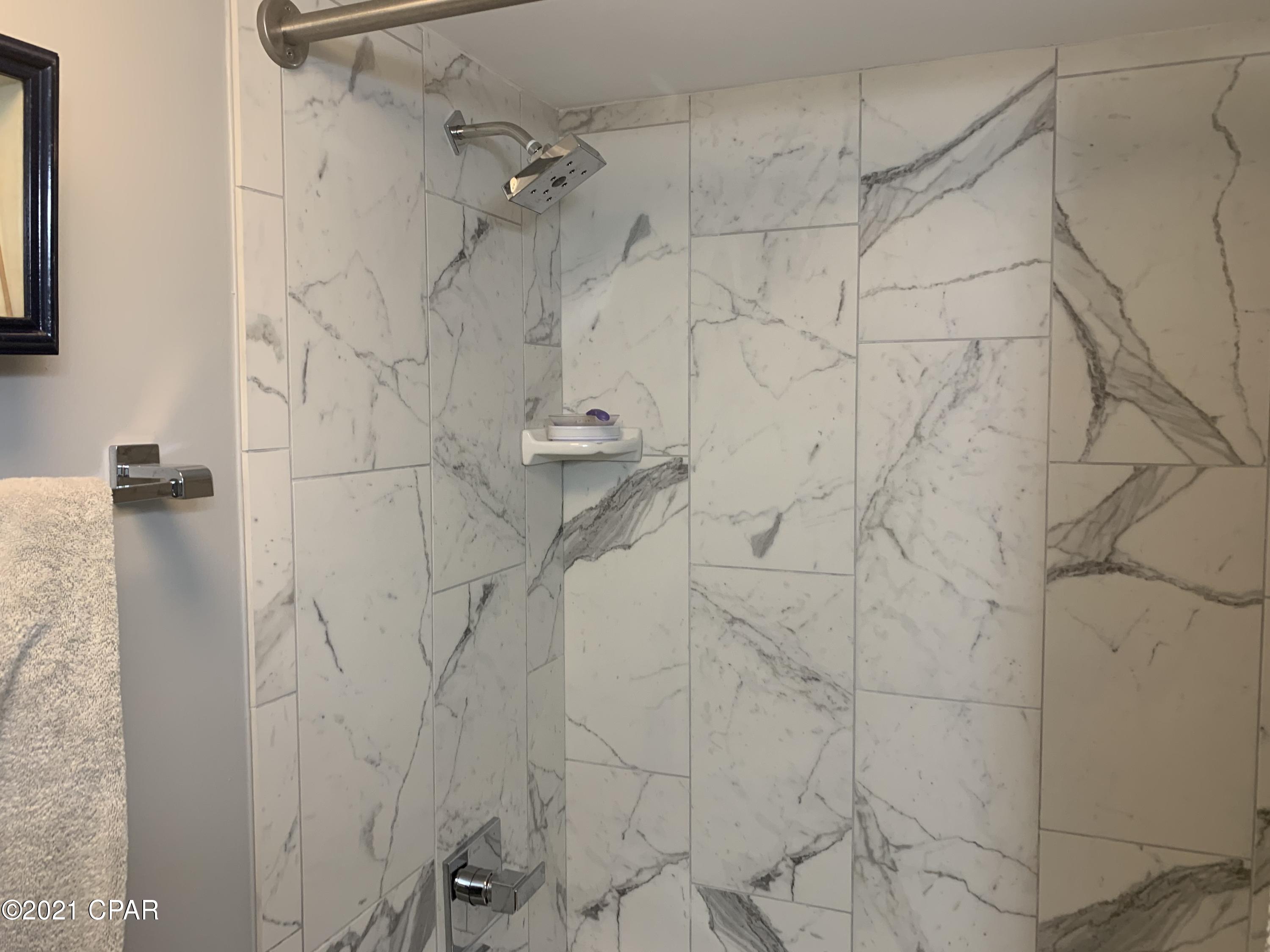 Lagoon Towers Phase I - Residential