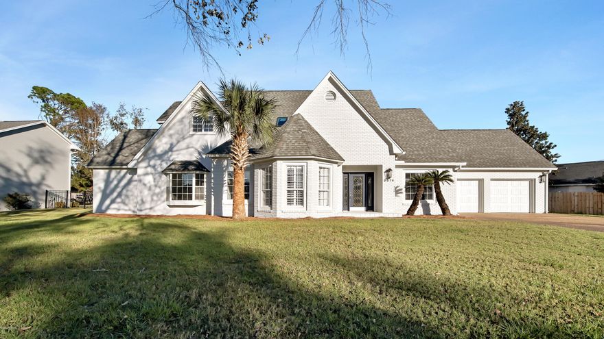 KING'S POINT TRADITIONAL with MODERN TOUCHES and UPSCALE FINISHES.  The interior features a 2 story foyer, spacious light filled rooms  and a neutral palette throughout.  A sunny kitchen is highlighted  beautiful GRANITE, WHITE CABINETRY, and a large ISLAND. The floor plan offers interesting spaces for Formal and Informal Dining, a home office or library, and a family room that accommodates everyone! The MASTER SUITE is tucked away o the first floor with access to the back porch, separate tub and shower, and nice walk in closet.  All  guest bedrooms are all  located on the 2nd floor and have access to a bathroom. A fun loft area is the perfect hang out spot for kids or teens!  The home has a 1/2 acre lot with a privacy fenced back yard, a huge laundry room  and over sized 2 car garage.