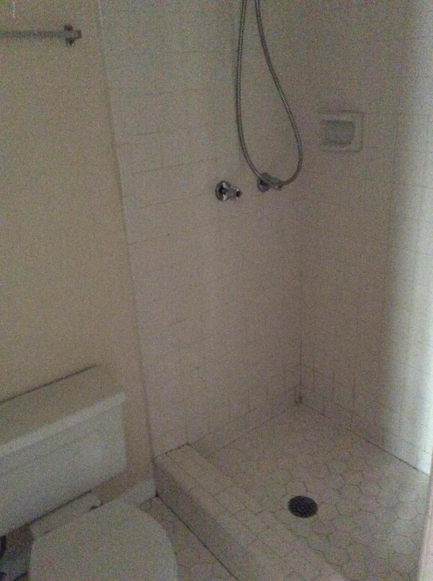 King Estates Unit 2 - Residential Lease