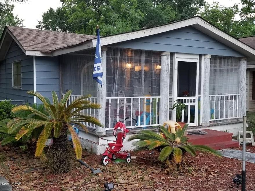 CURRENTLY UNDER CONTRACT, SELLER ACCEPTING BACKUP OFFERS ***CHARMING FLORIDA STYLE COTTAGE IN THE HEART OF PANAMA CITY*** This 3BR home features an open concept living and dining area, an updated bathroom, wood floors, and an adorable front porch--the perfect place to enjoy your morning cup of coffee or an ice cold glass of tea. The kitchen has plenty of cabinets and even a small area for a bistro dining set. The owners added 2 front windows along with several other updates over the years. ROOF IS ONLY 1 YEAR OLD. Fantastic St. Andrews location just a couple minutes from the 23rd St. corridor, convenient to shopping and restaurants. Don't miss your chance to own this move-in ready home. CALL TODAY!!!